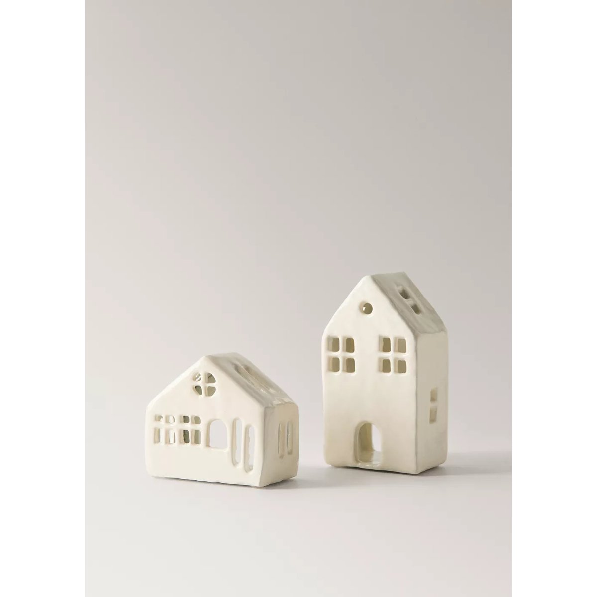 Bougeoir en aluminium en forme de maison blanc cassé, MANGO HOME