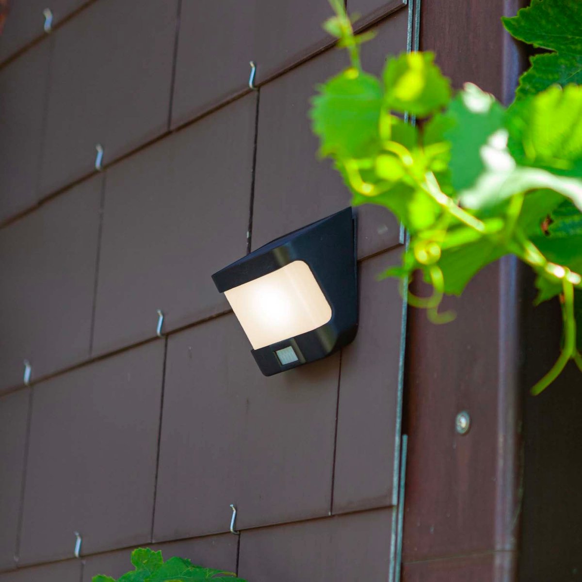 Applique murale solaire TRY SOLAR matt black, LUMISKY