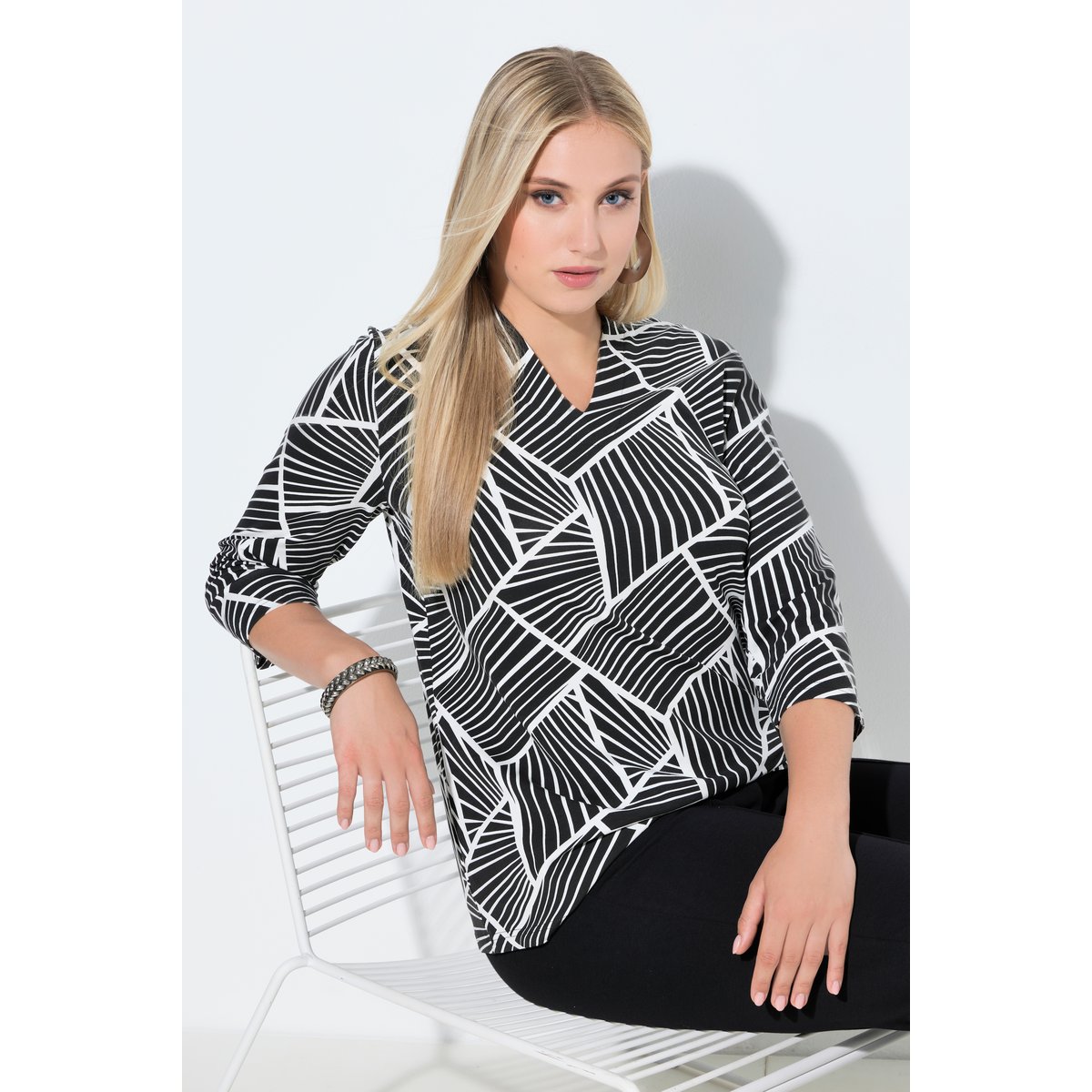 Blouse col calice et manches 3/4 noir, ULLA POPKEN
