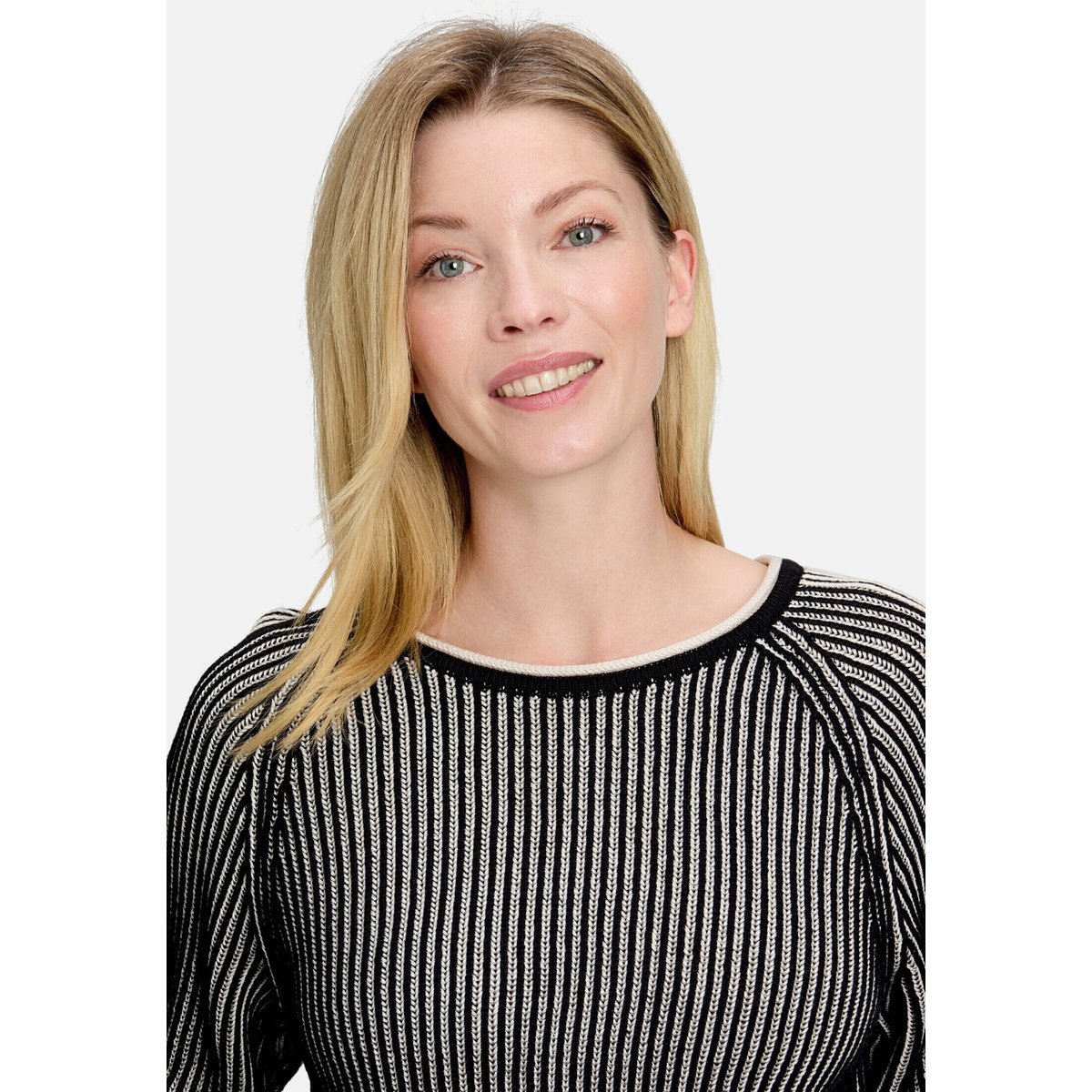 Pull-over en grosse maille de texture côtelée patch black/beige, BETTY BARCLAY