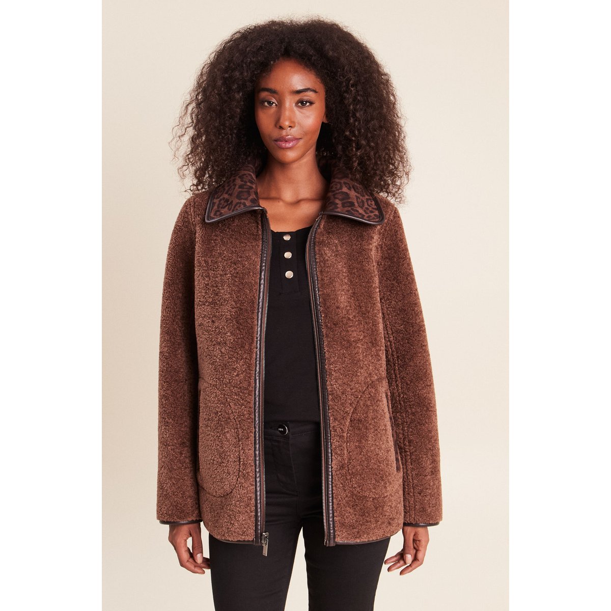 Manteau marron, BREAL