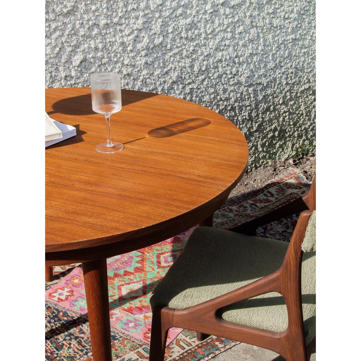 Table à manger en teck Romy N°254 - Bon état bois, DEBONGOUT