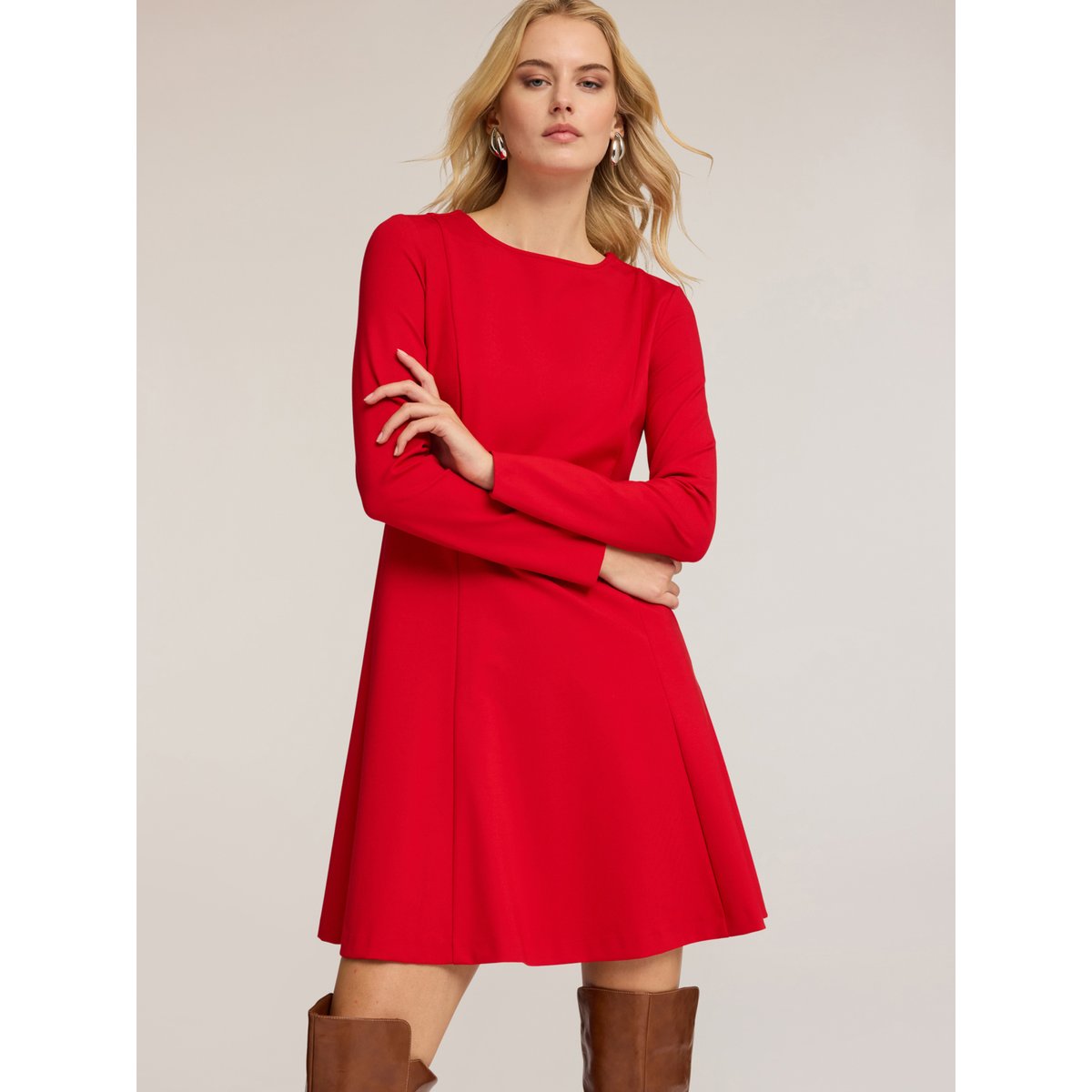 Robe évasée en point de Milan rouge, MOTIVI