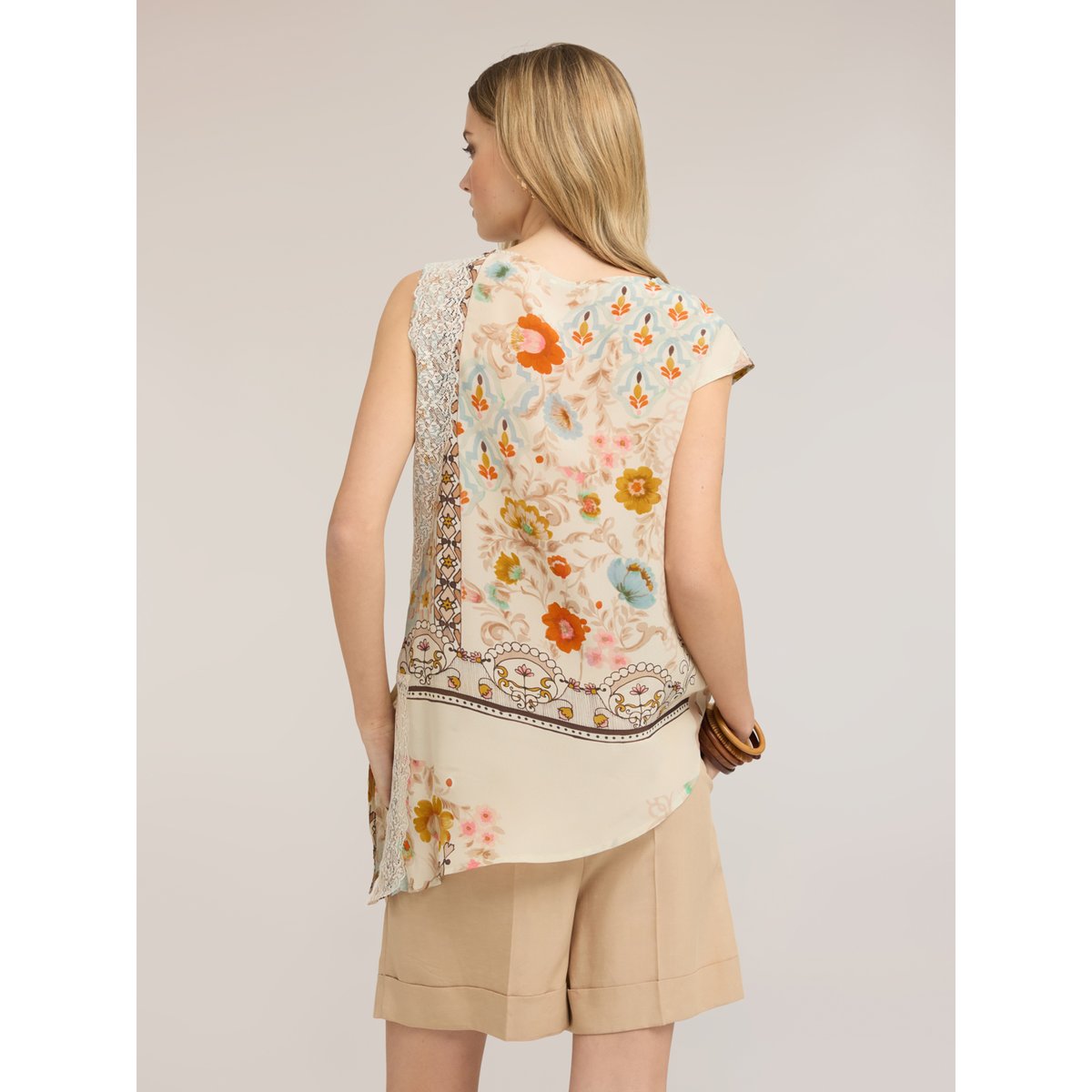 Top asymétrique en satin imprimé beige, MOTIVI
