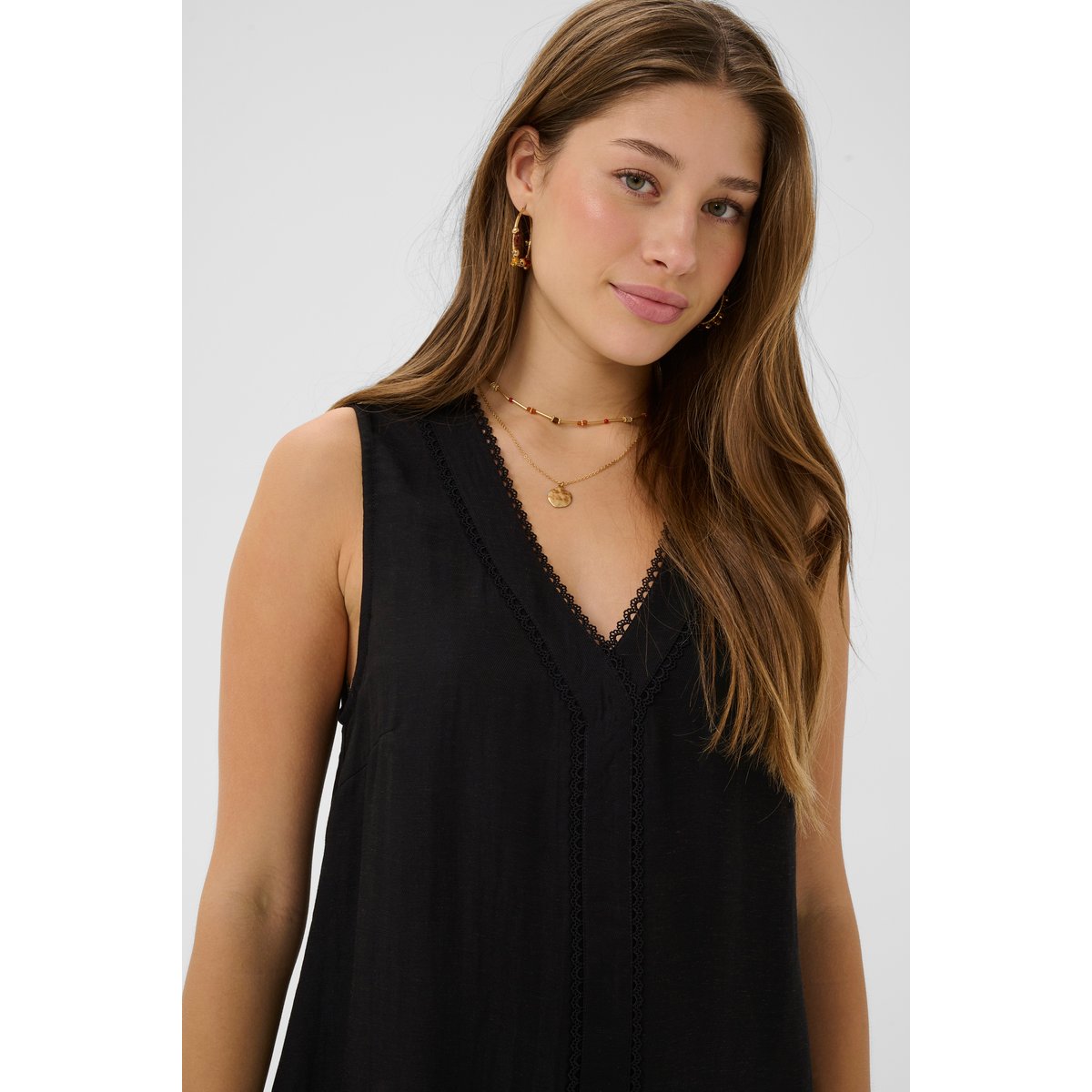 Robe noir pitch black, CREAM