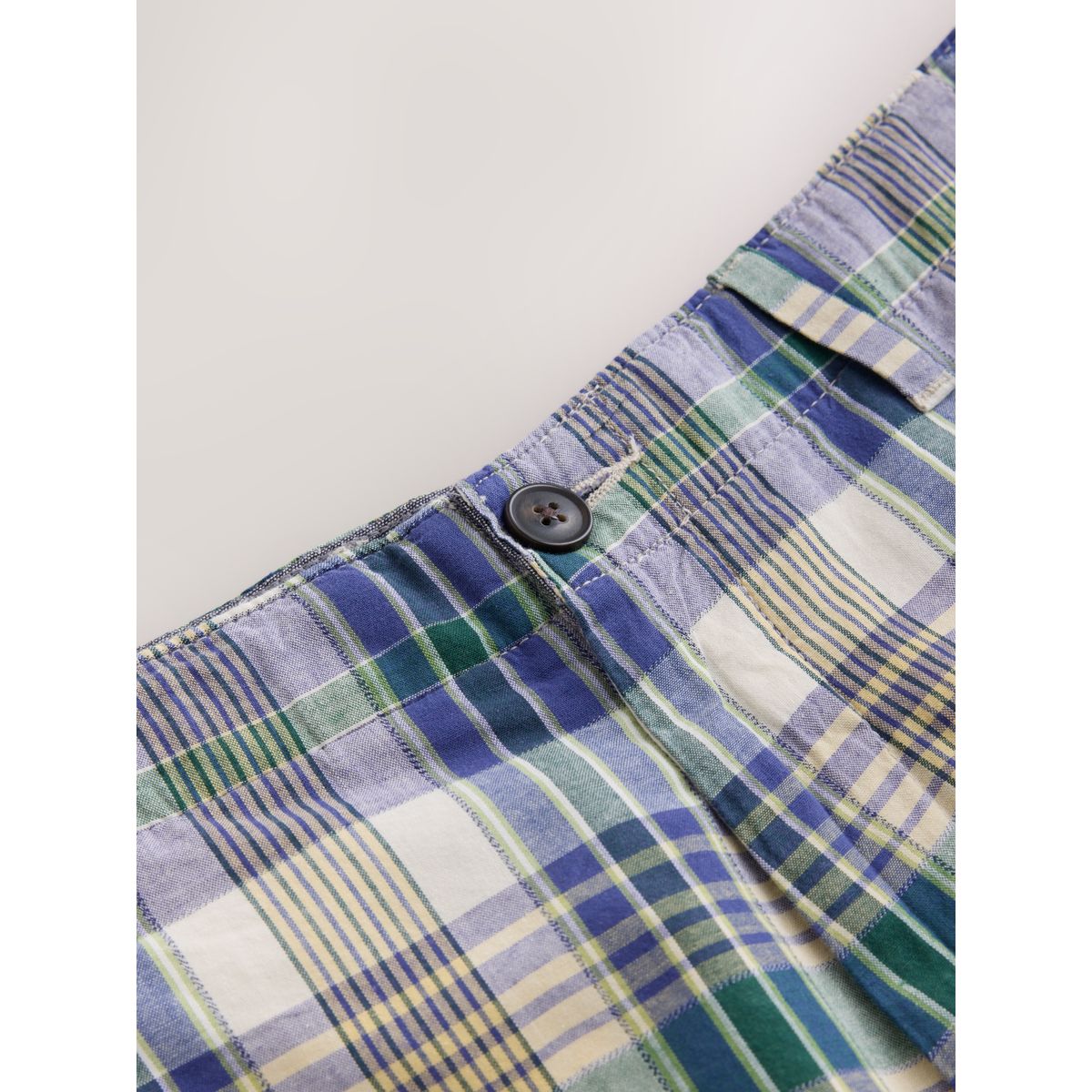 Short chino en coton à carreaux madras ivoire/bleu, NEXT
