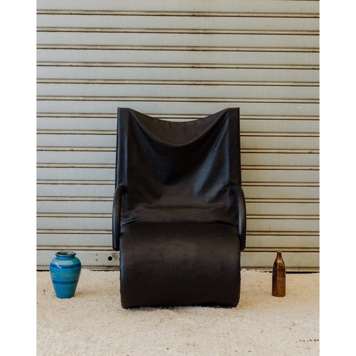 Fauteuil en cuir noir Jakob N°1441 - Bon état noir, DEBONGOUT