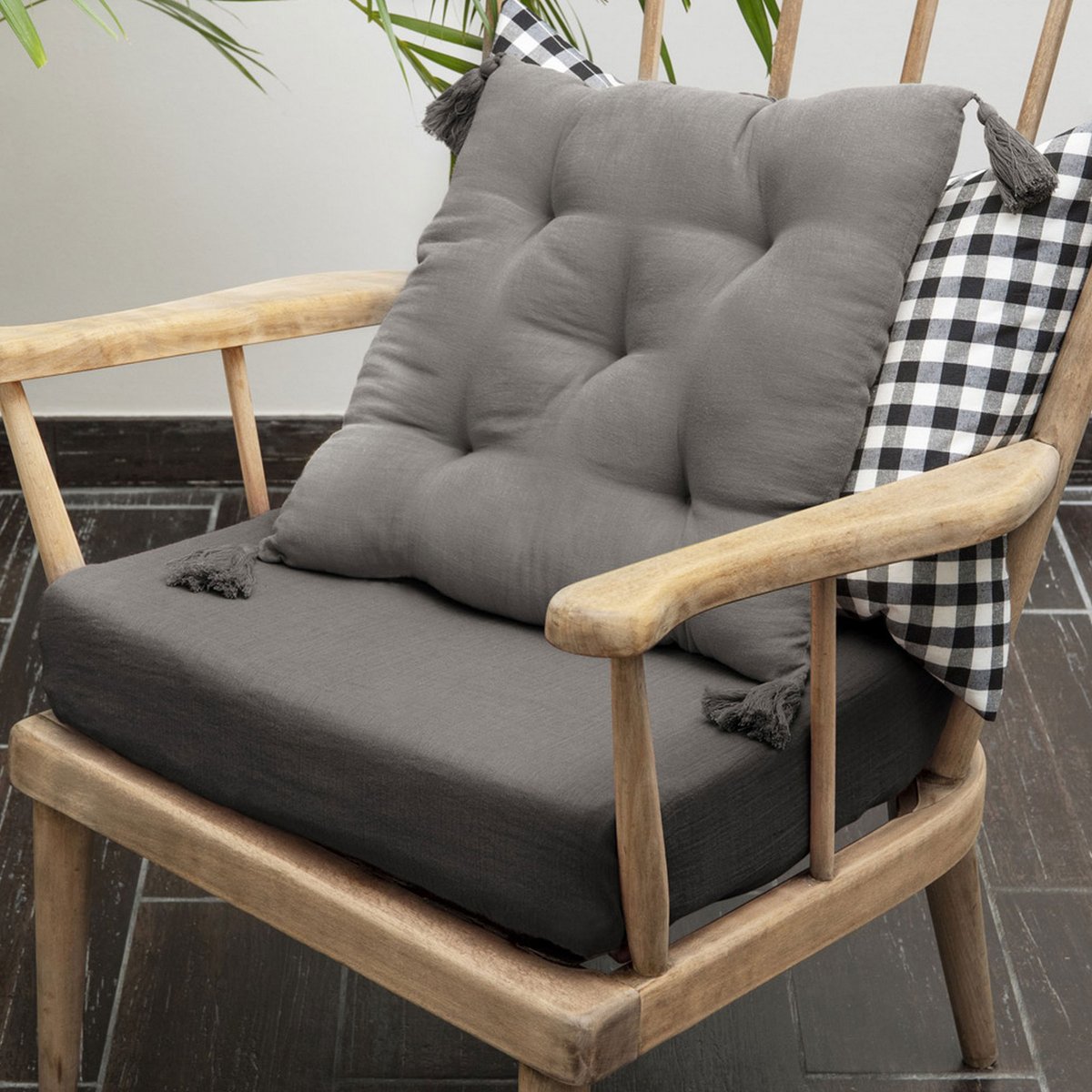 Coussin de chaise 40x40 cm Gaze de coton avec pompons Granit granit, EDEN