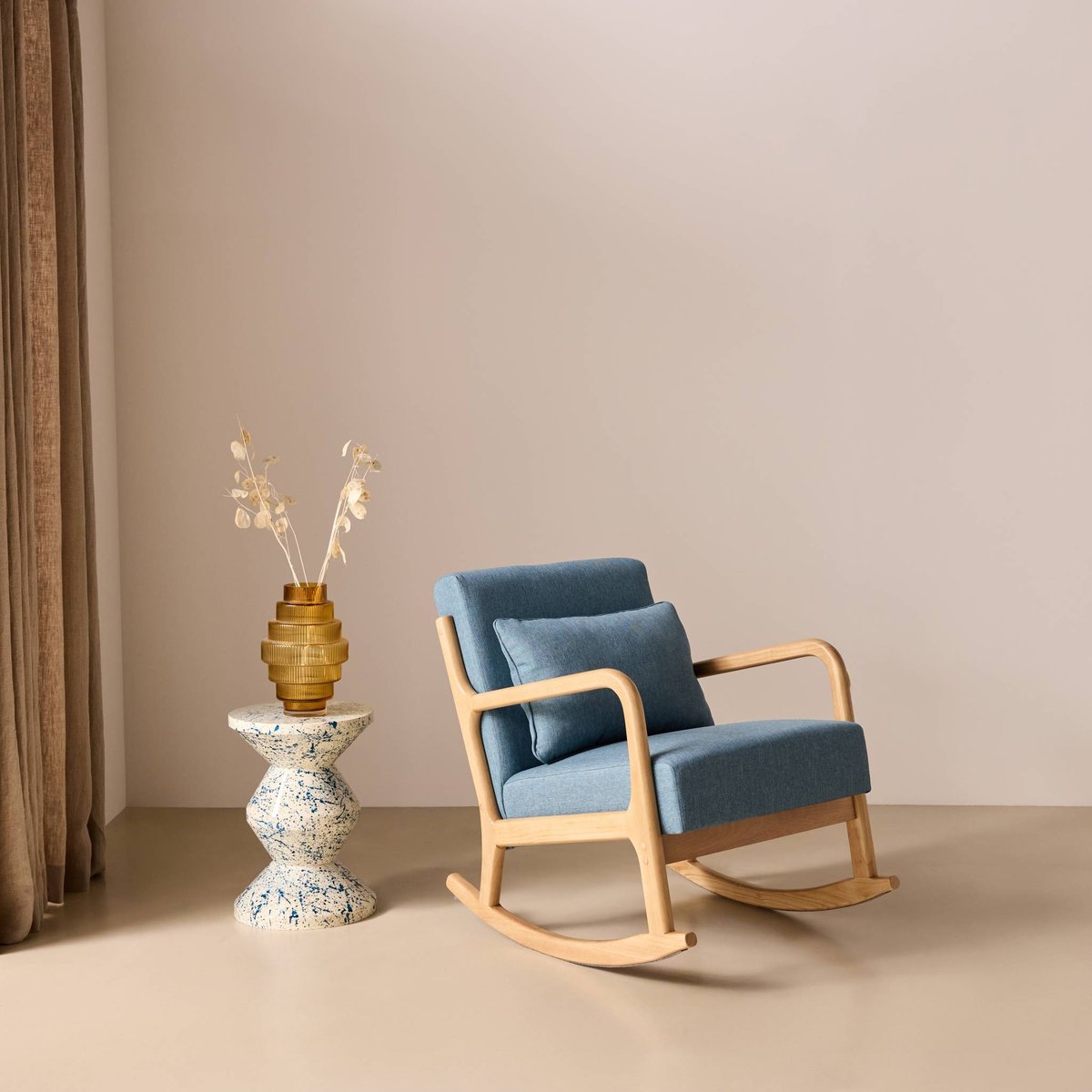 Rocking chair scandinave bois d'hévéa et tissu LORENS gris foncé, SWEEEK