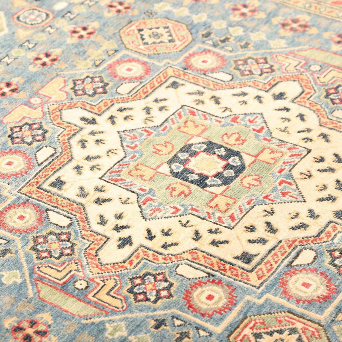 Tapis salon, motif géométrique noué main, laine naturelle, KAZAK CO 69 bleu, beige, rouge, UN AMOUR DE TAPIS