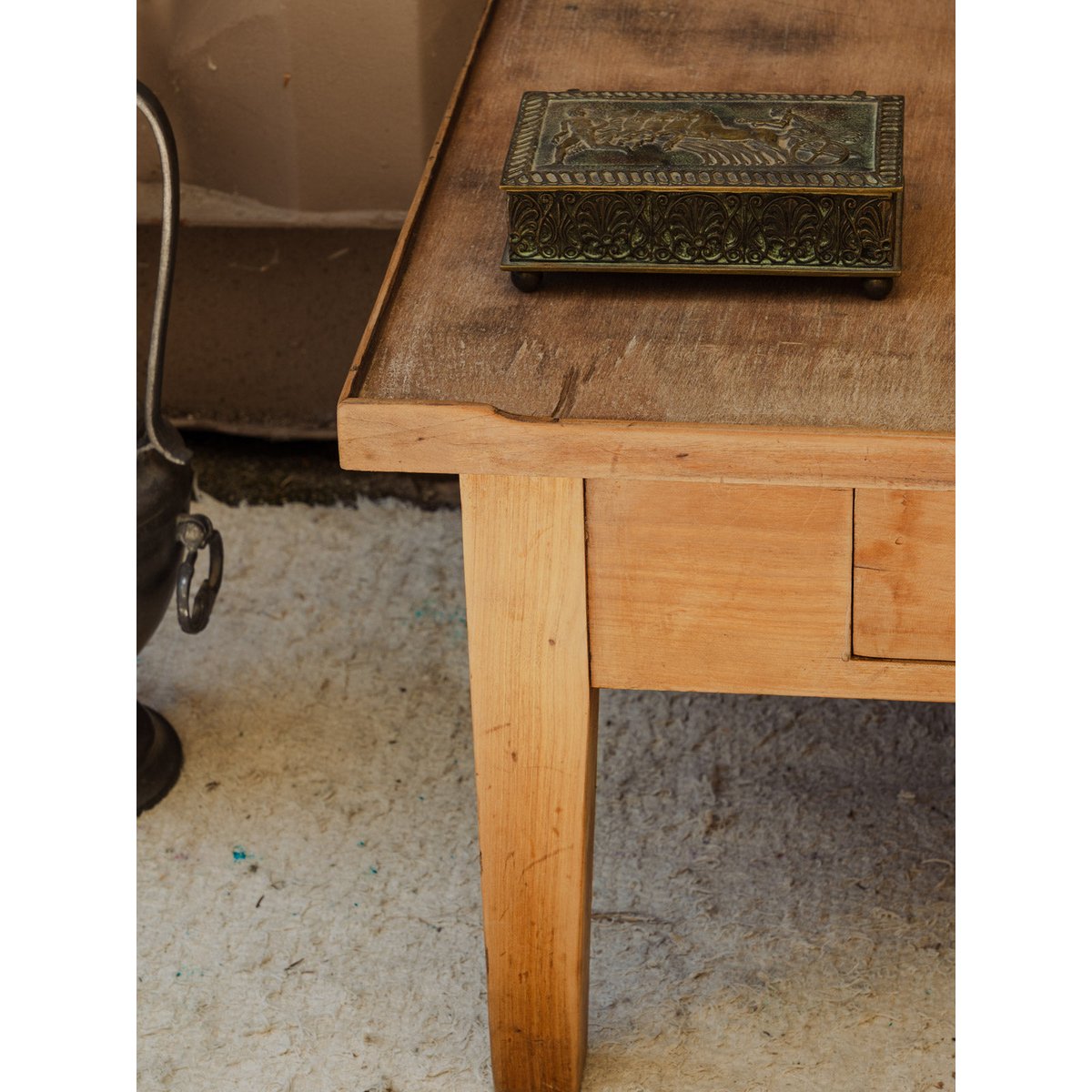 Table basse en bois Léonie N°1057 - Bon état bois clair, DEBONGOUT