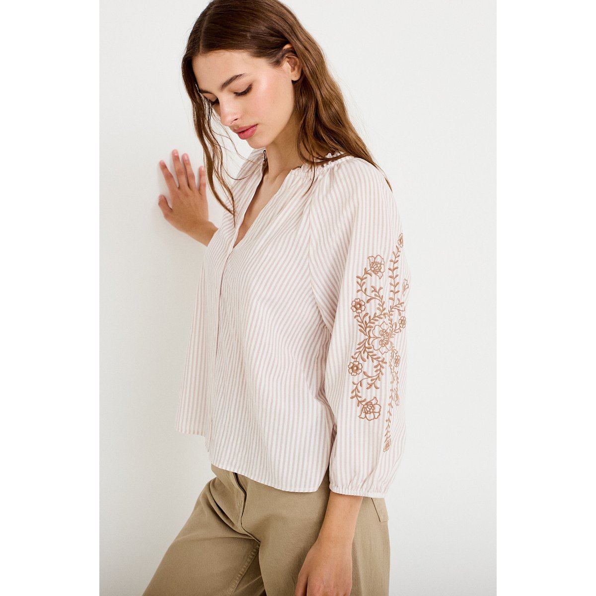 Blouse col v broderie manches 3/4 sable, CACHE CACHE