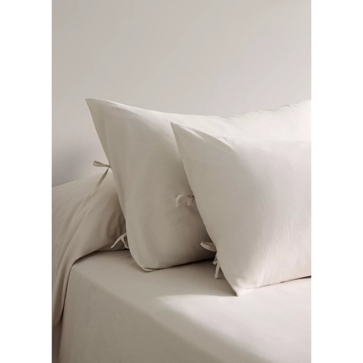 Deux taies d’oreiller coton lavé fermeture à nœuds 50x75 cm sable, MANGO HOME