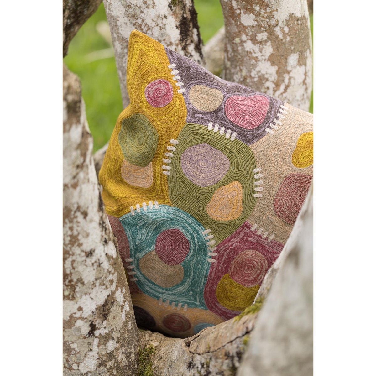 Coussin brodé Nestor mineral, VIVARAISE