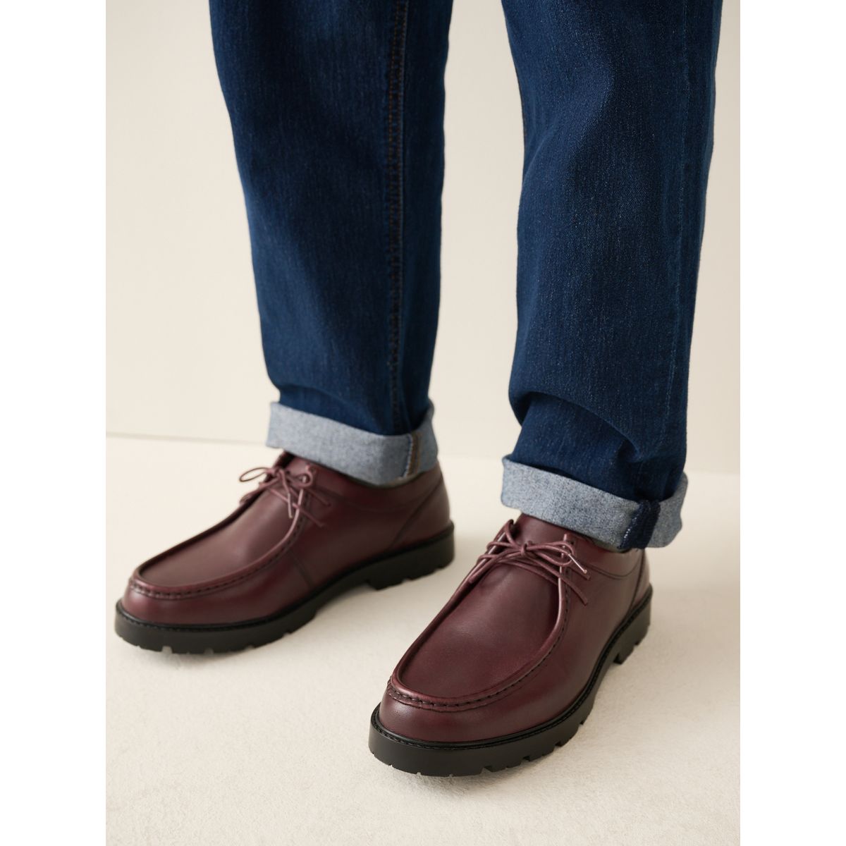 Chaussures à lacets avec plastron en cuir rouge bordeaux, NEXT