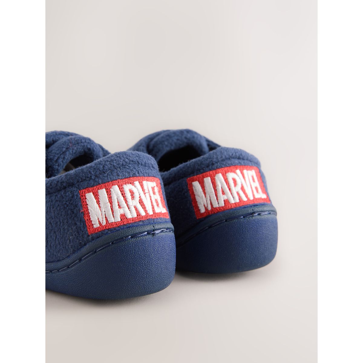 Chaussons à scratch et semelle cuvette marvel bleu marine, NEXT