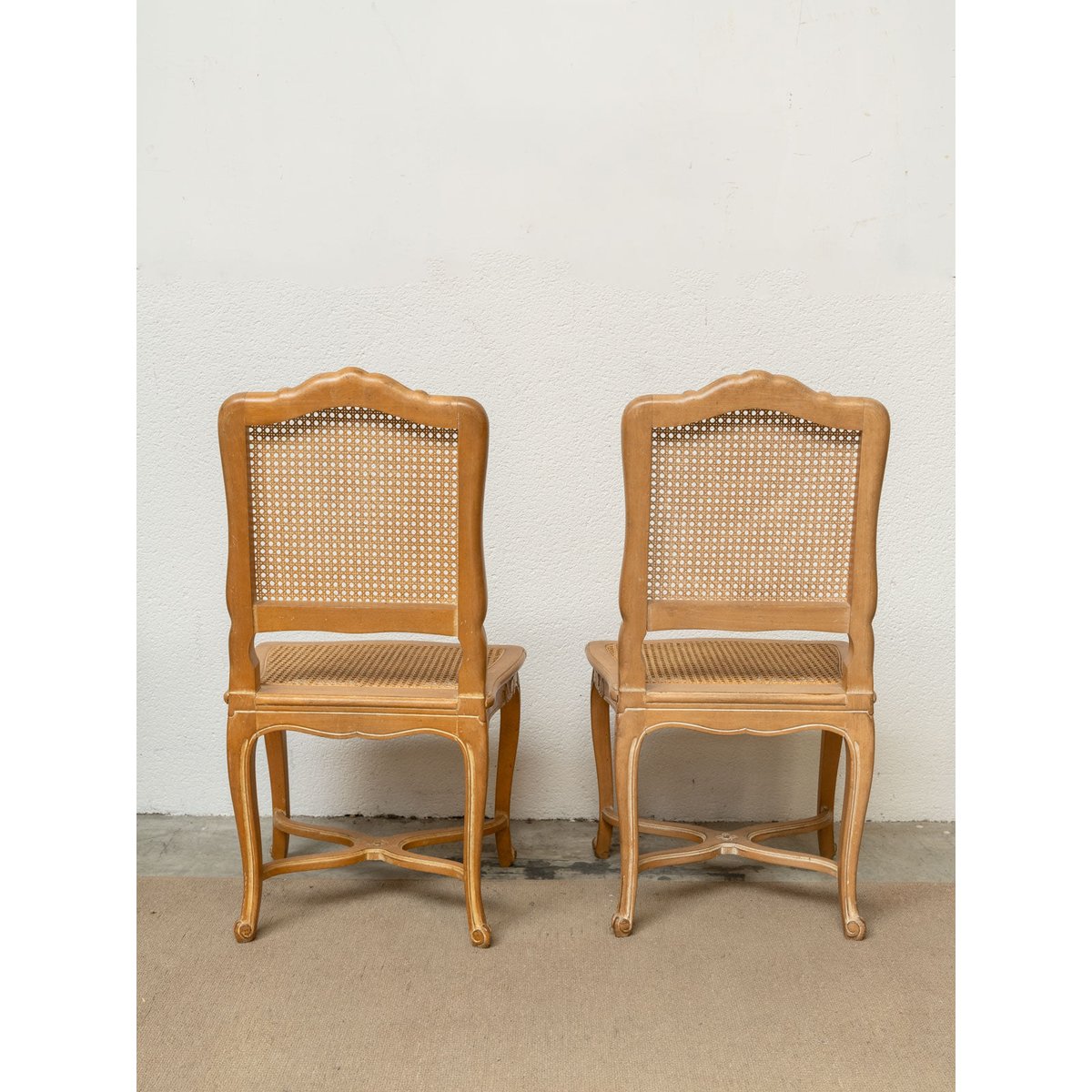 Lot de 4 chaises en bois et cannage Claude N°1420 - Bon état bois clair, DEBONGOUT