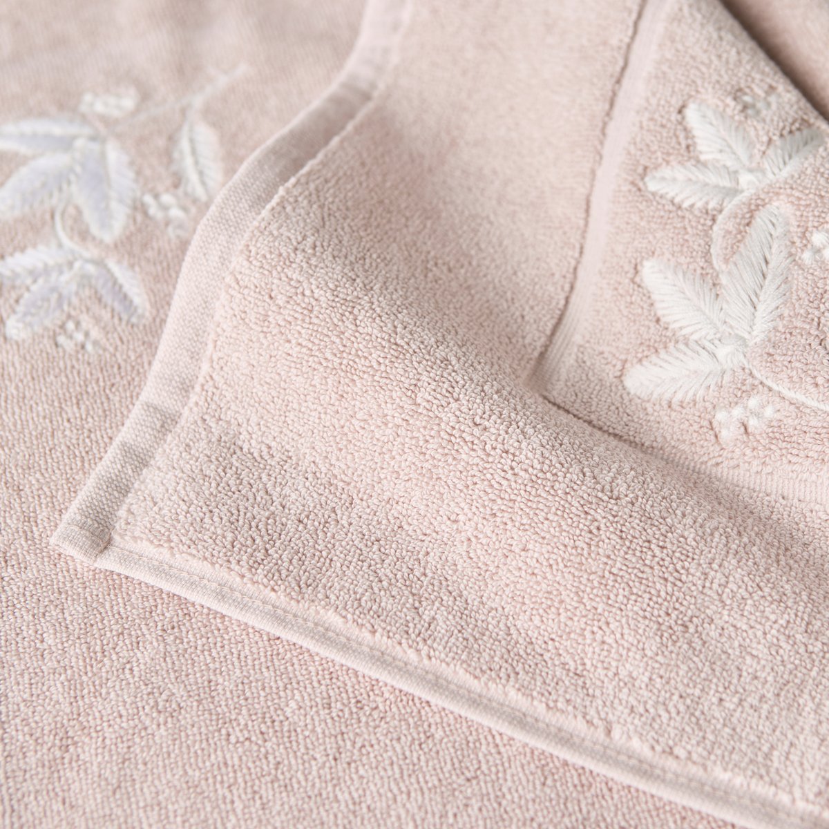 Tapis de bain OPALYS blush, CARRE BLANC