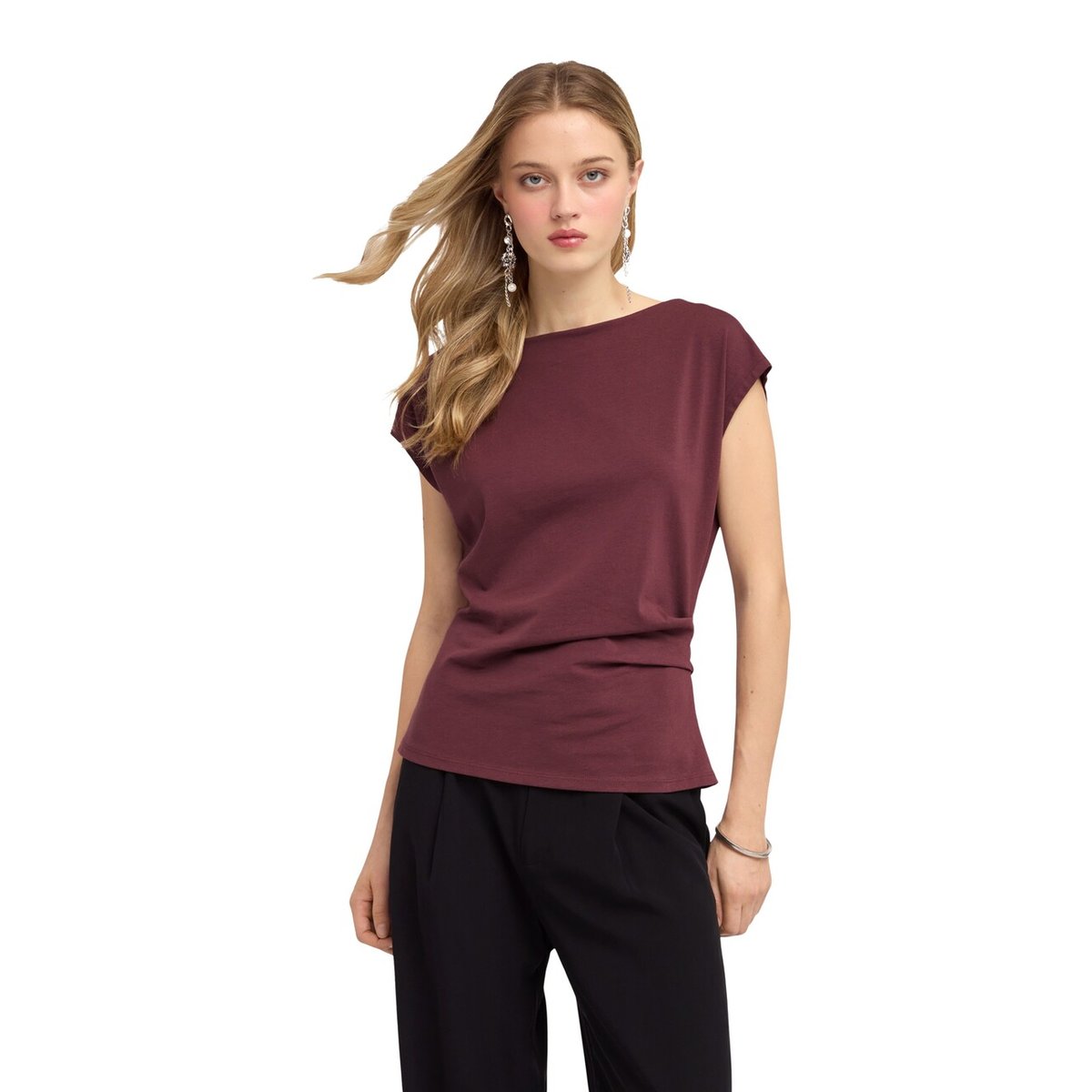 Top avec drapé latéral rouge, MOTIVI