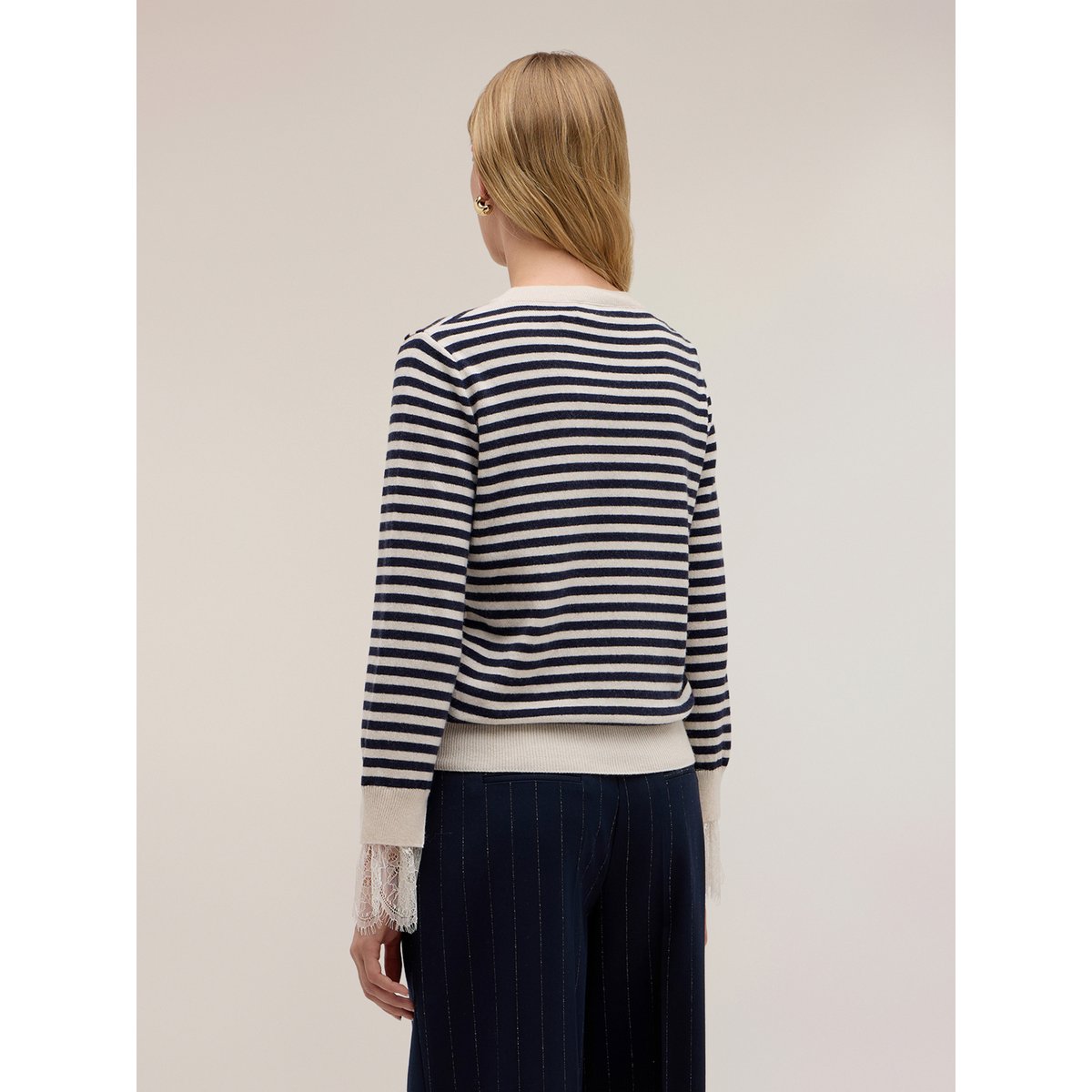 Pull rayé avec dentelle aux poignets bleu, MOTIVI