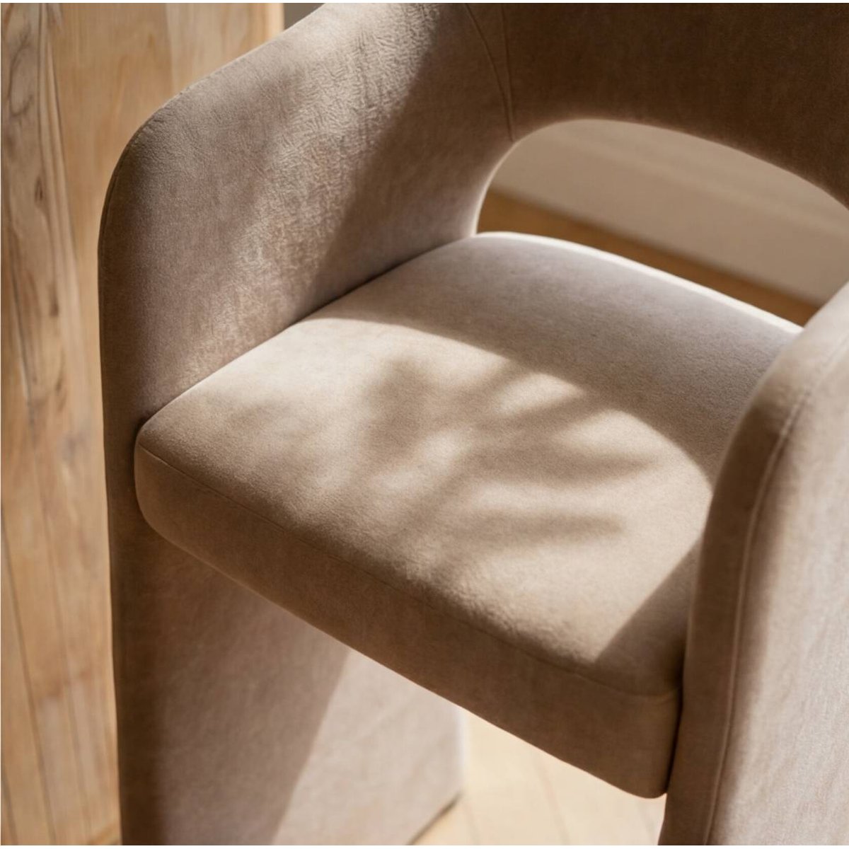 Lot de 2 tabourets de bar en tissu SÉPHIRA blanc, MADE IN MEUBLES