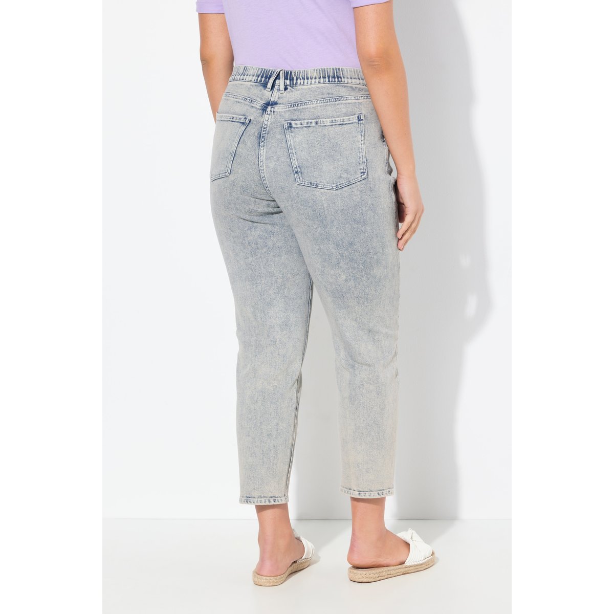 Jean Mom jambe carotte. Taille confortable bleu jean mat, ULLA POPKEN