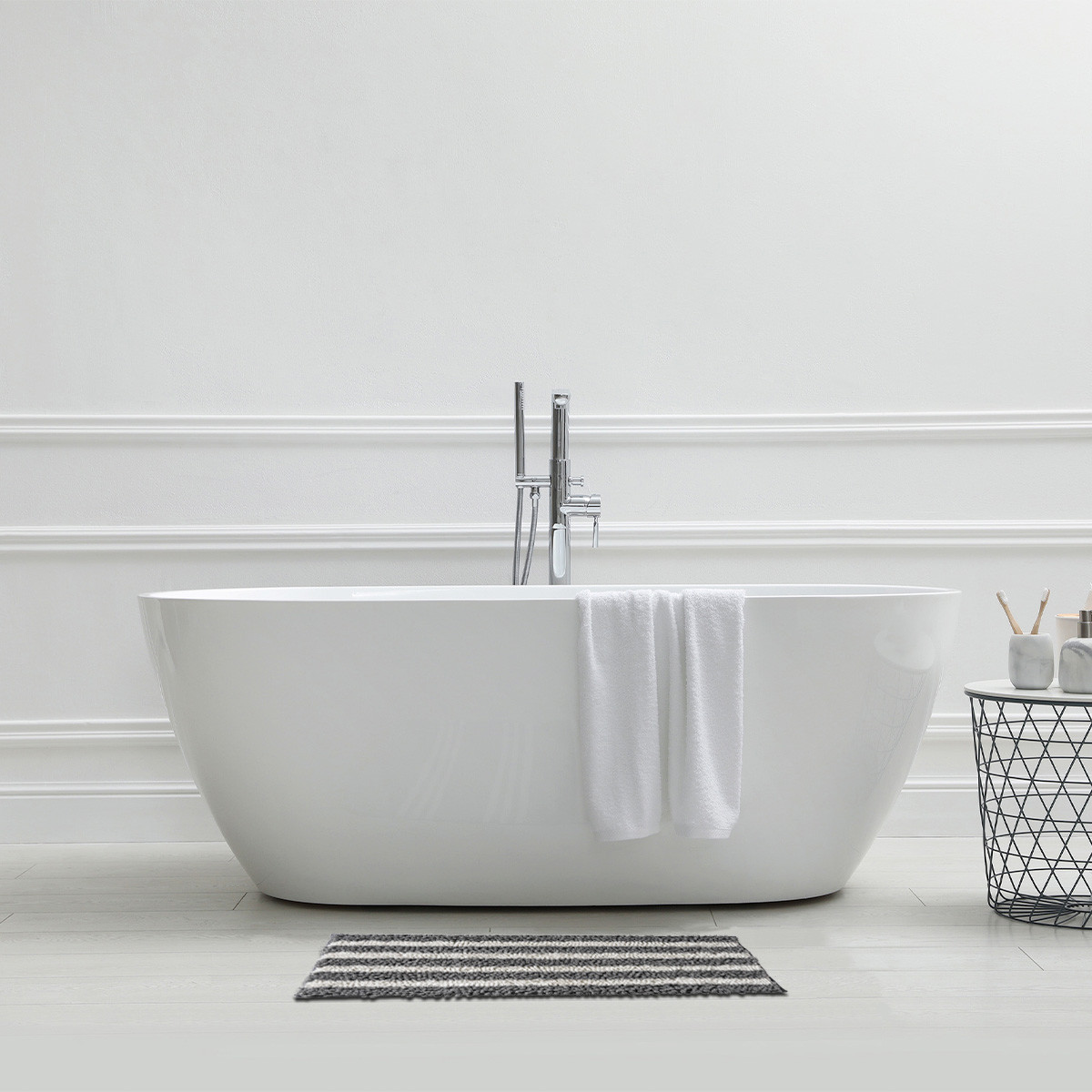 Tapis de bain déco à rayures en polyester OTELLO gris, GUY LEVASSEUR