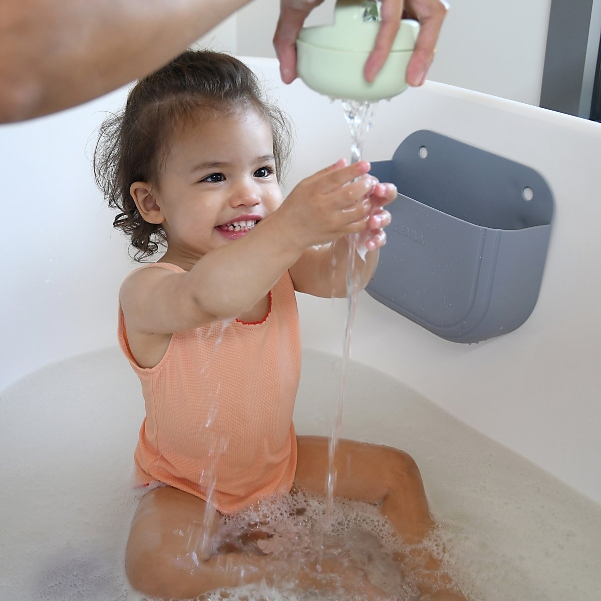 Coffret panier Galet + jouets de bain silicone gris, rose, vert, BEABA