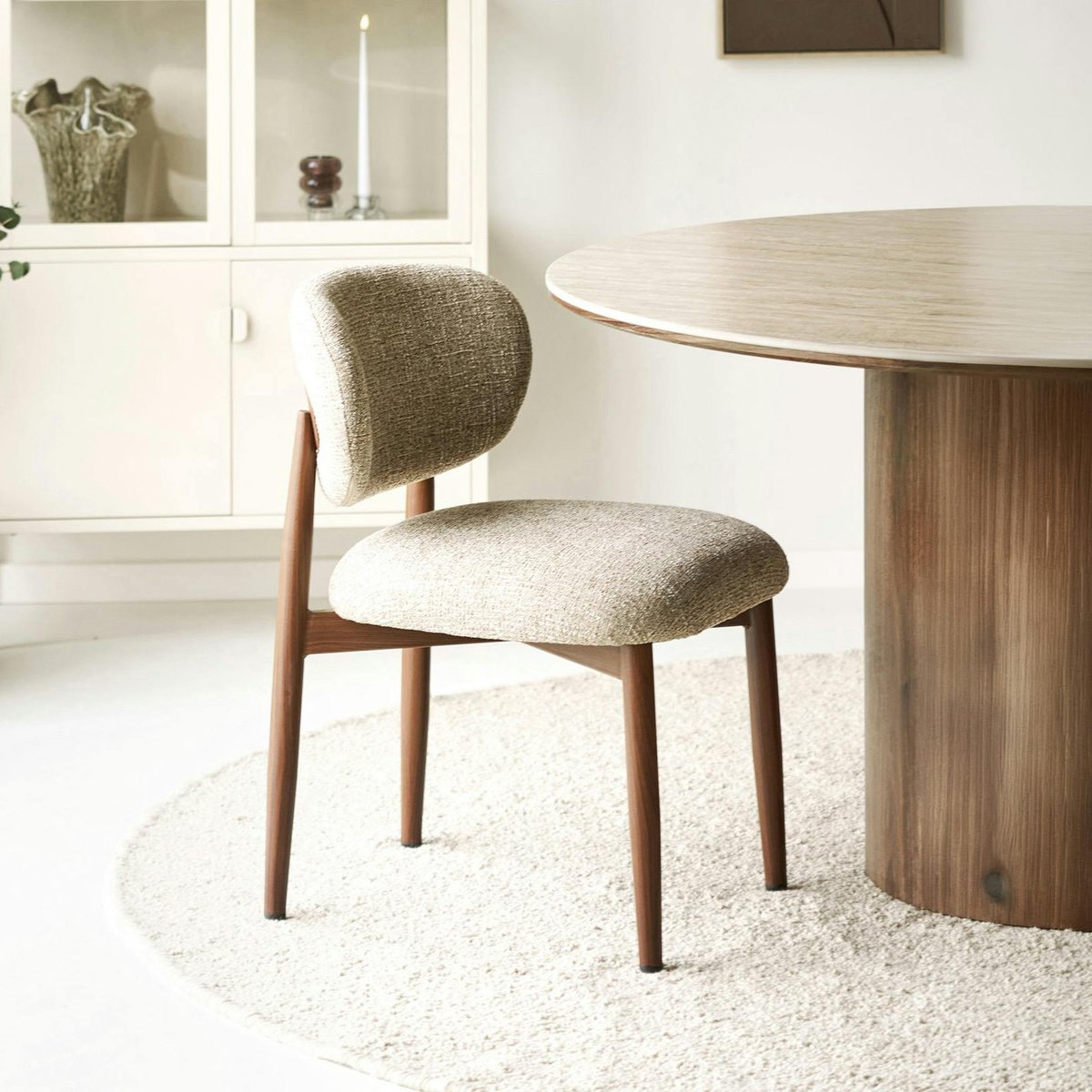 Chaise rétro en tissu, structure bois (lot de 2) BEGO brun clair, PIER IMPORT