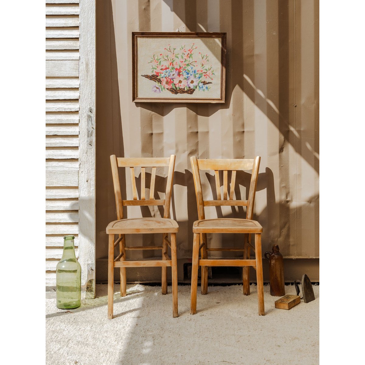 Lot de 4 chaises en bois Claude N°1256 - Bon état bois clair, DEBONGOUT