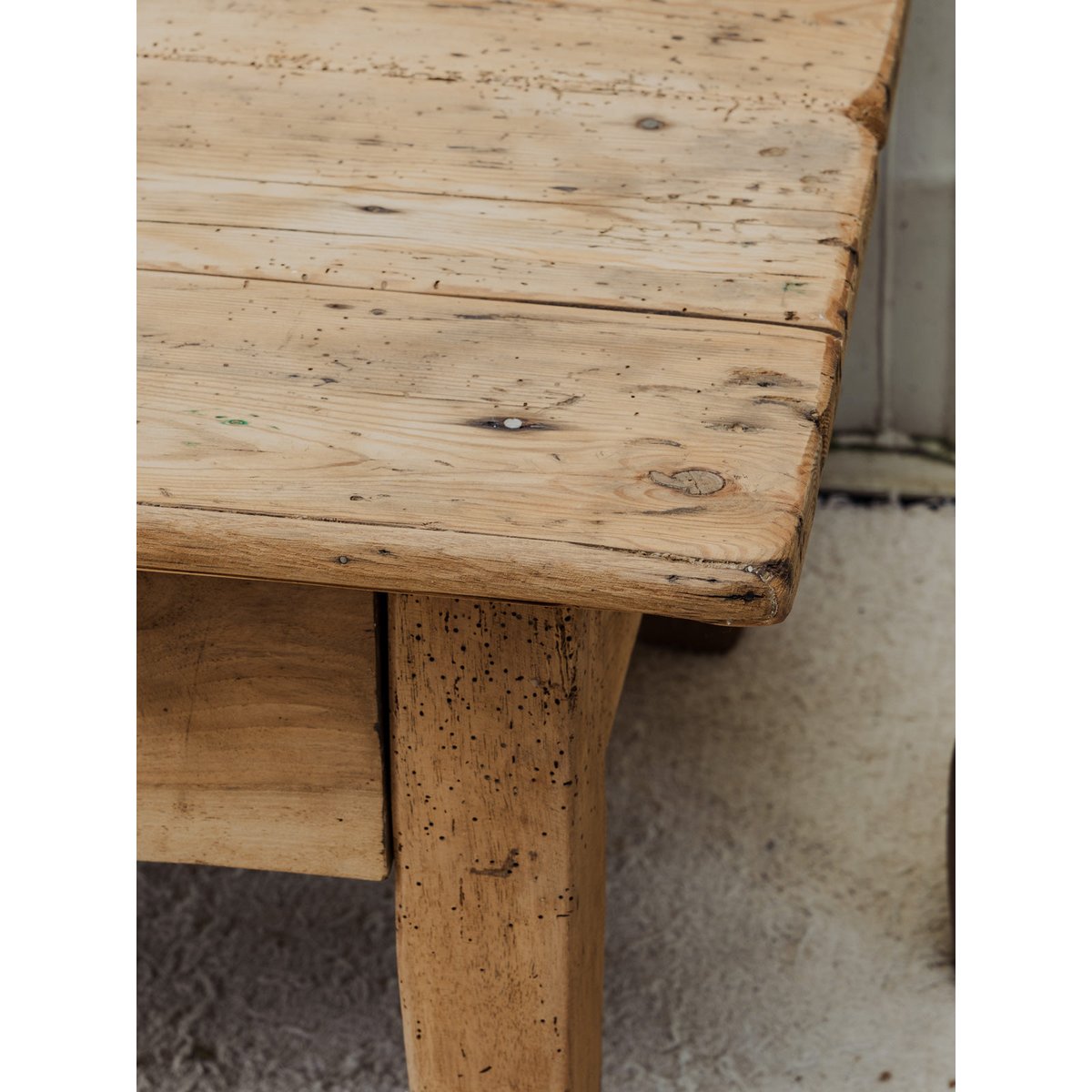 Table basse en bois Léonie N°1046 - Bon état bois clair, DEBONGOUT
