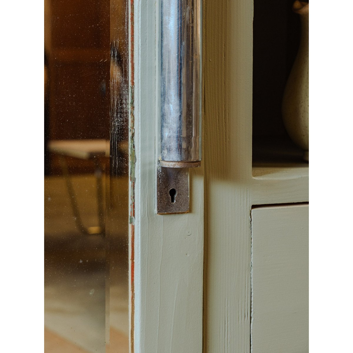 Armoire asymétrique en bois vert Blandine N°471 - Bon état kaki, DEBONGOUT