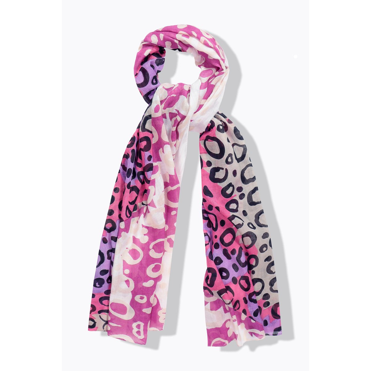Foulard. Patchwork d'imprimés léopard colorés blanc cassé, ULLA POPKEN