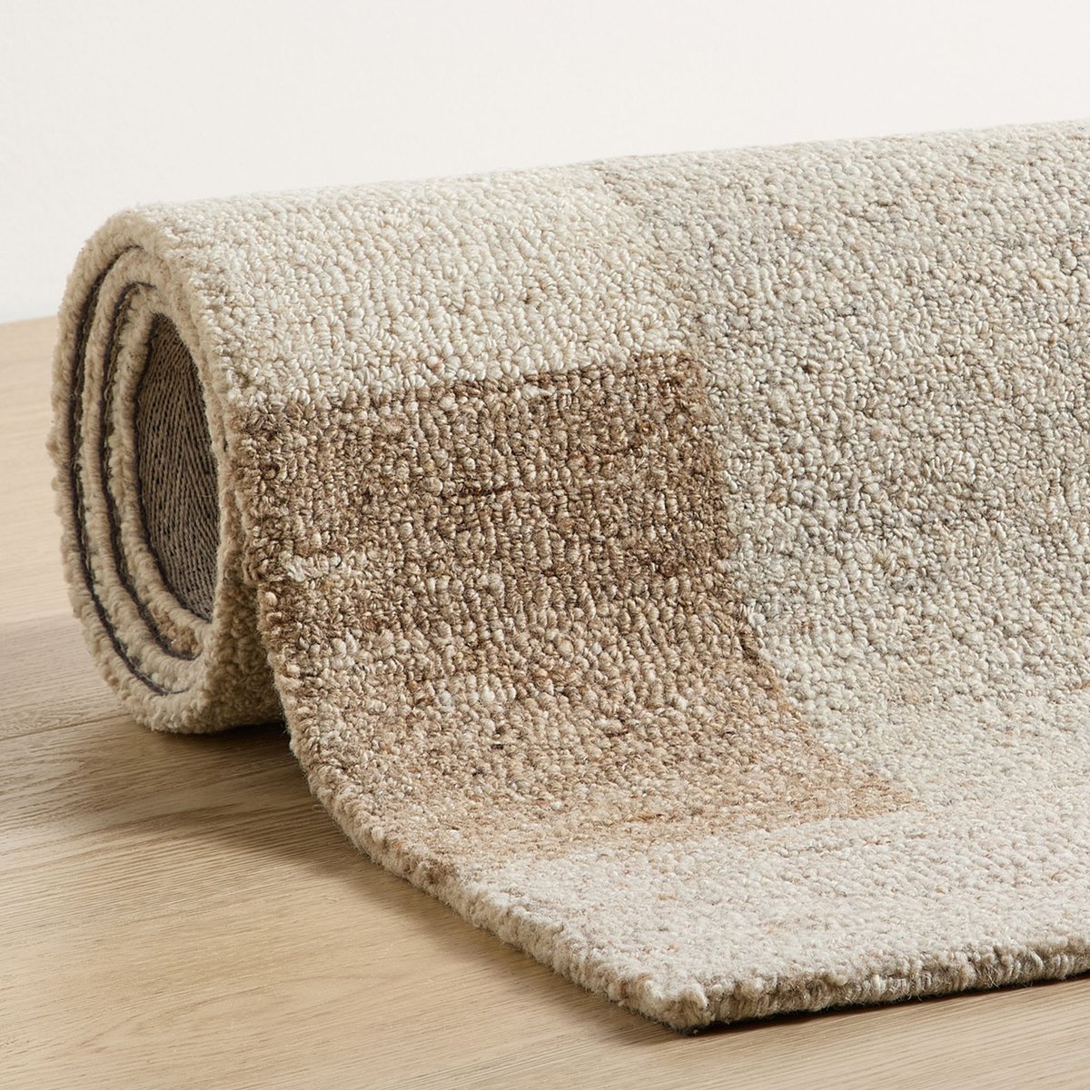 Tapis aux couleurs douces et bordures - NATUR LOOP gris clair, THEKO