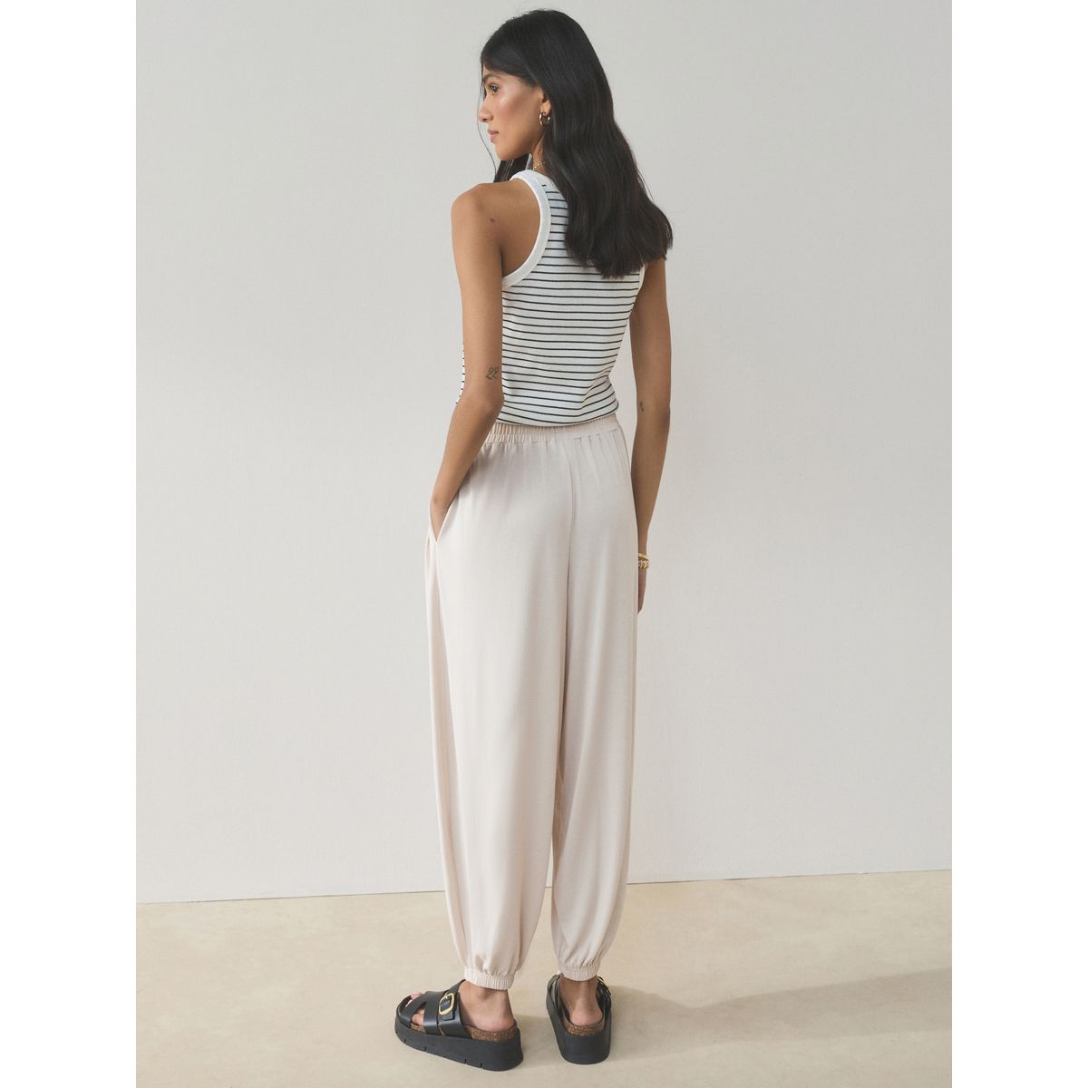 Pantalon bouffant soyeux plissé naturel, NEXT