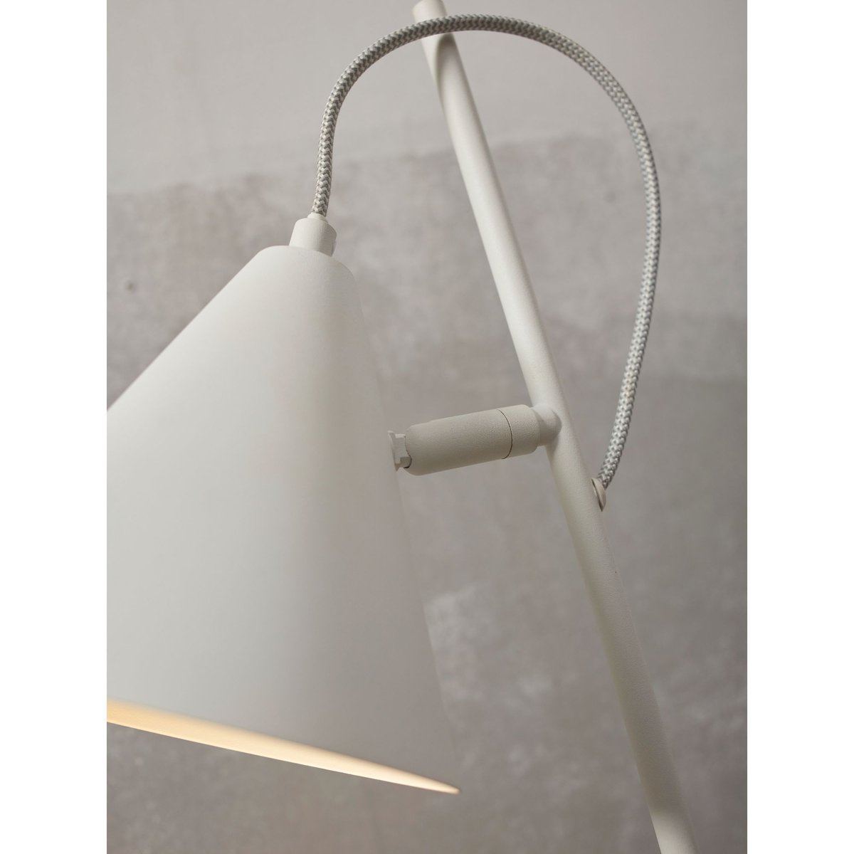 Lampe À Poser Le fer LISBON blanc, IT'S ABOUT ROMI