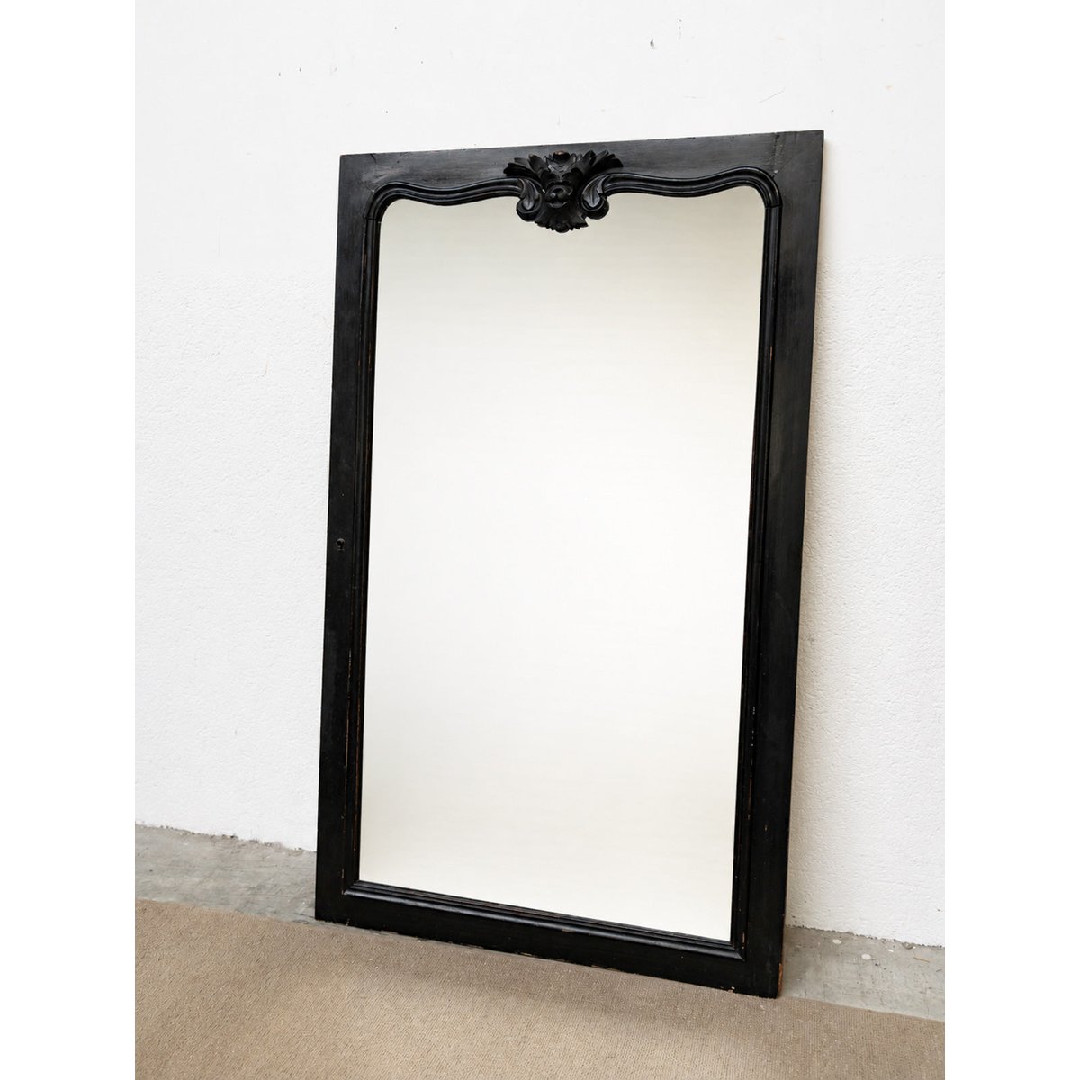 Grand miroir en bois ancien au fronton sculpté Georges N°1318 - Bon état noir, DEBONGOUT