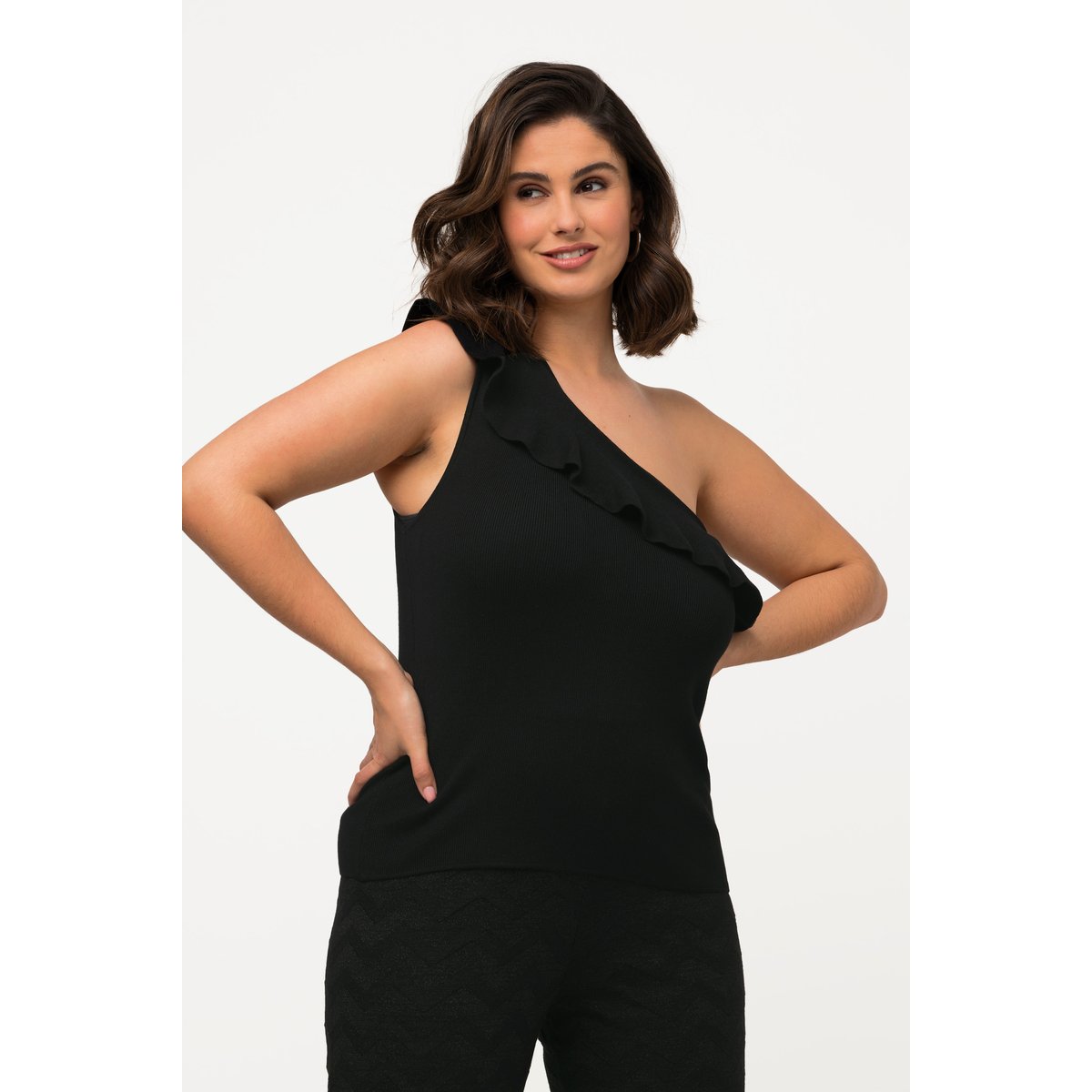 Débardeur asymétrique en maille, col rond noir, ULLA POPKEN