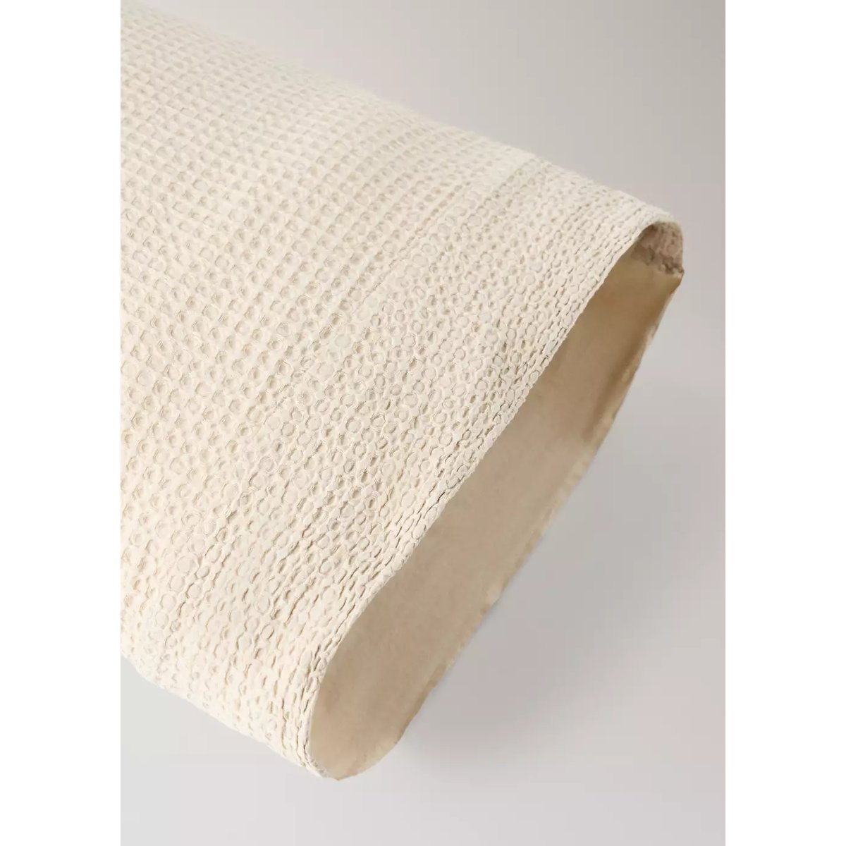 Taie d’oreiller en coton gaufré garment-dyed 45 x 110 cm beige, MANGO HOME