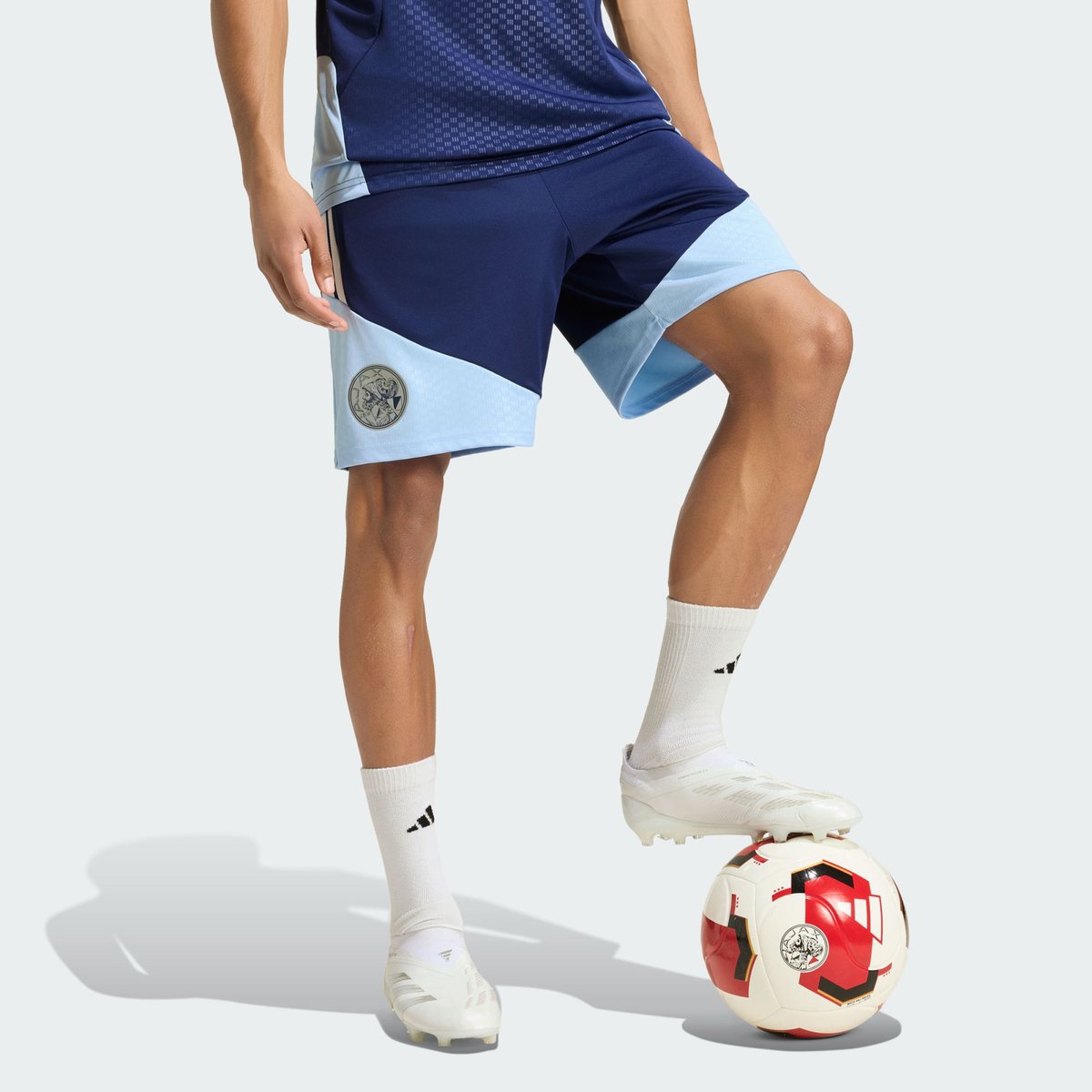 Short D'entraînement Ajax Amsterdam 26/27 Tiro26 Short D'entraînement Ajax Amsterdam 26/27 Tiro26 night sky / glow blue, adidas Performance