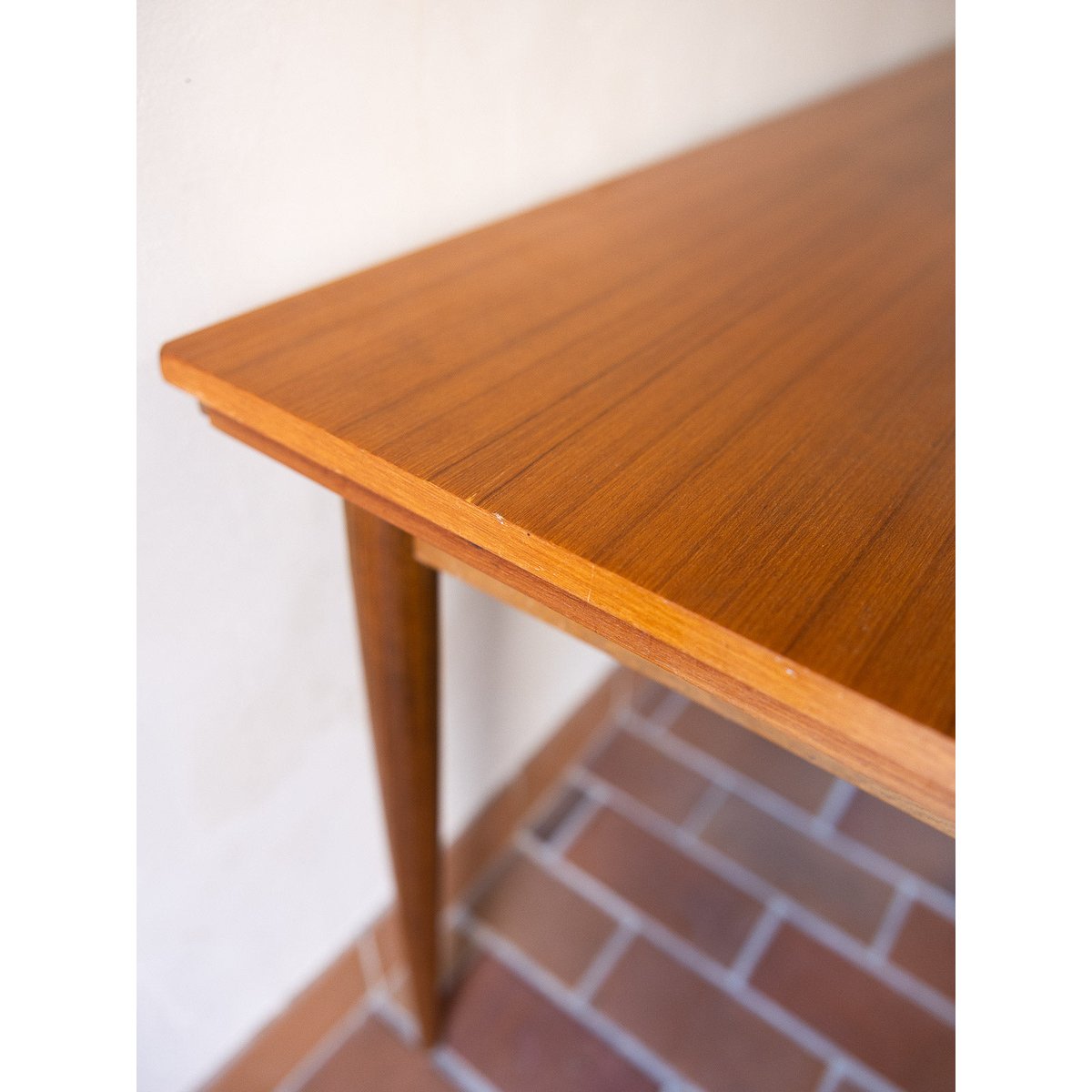 Table à manger scandinave Karla N°1251 - Bon état bois clair, DEBONGOUT
