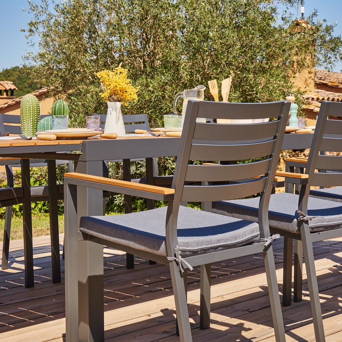 Salon de jardin, 6 chaises, OSAKA gris anthracite, DEFORA HOME