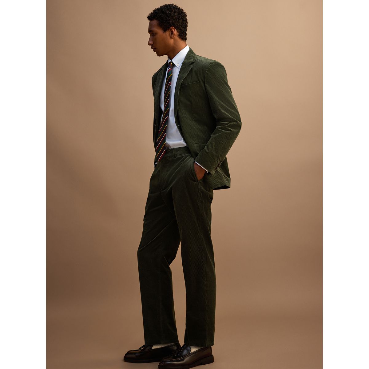 Pantalon de costume ajusté en velours côtelé vert forêt, NEXT
