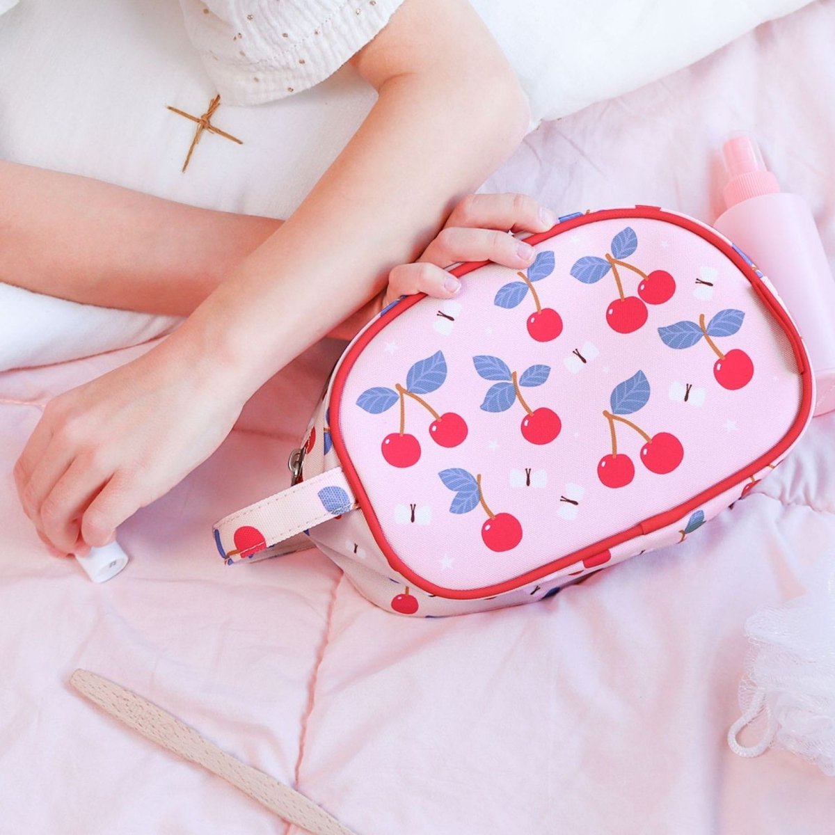 Trousse de toilette enfant Cerises rose cerises, A LITTLE LOVELY COMPANY