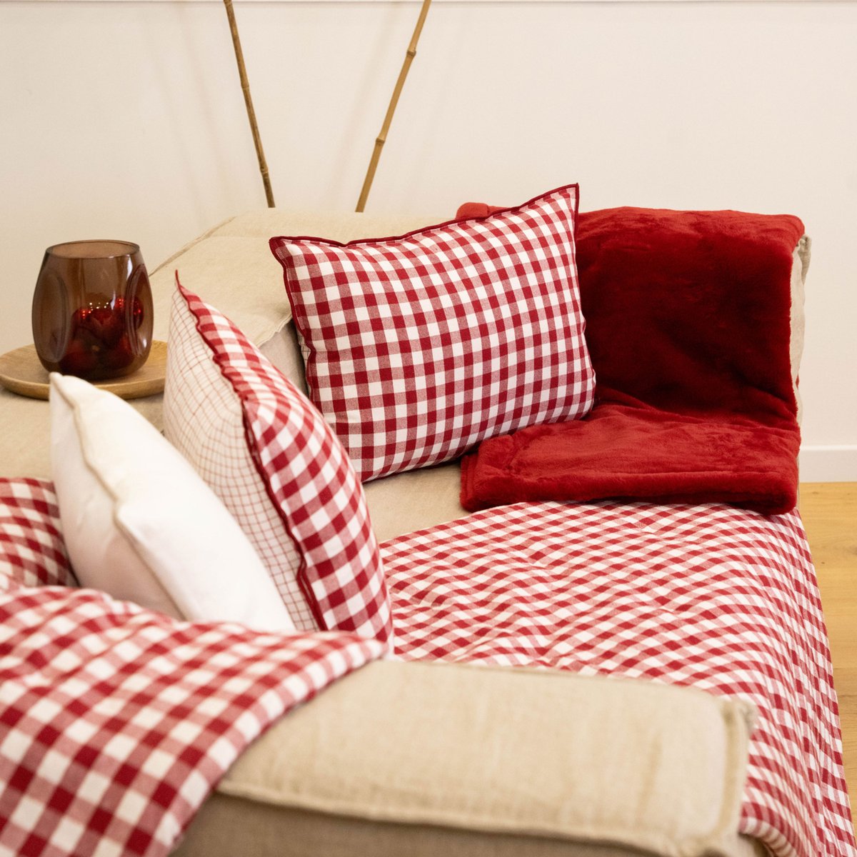 Coussin motif Vichy rouge, SUD ETOFFE