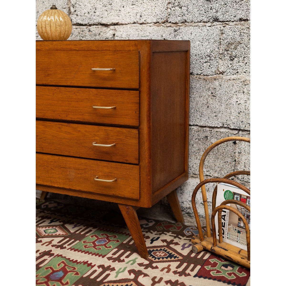 Commode chêne aux pieds compas Olga N°689 - Bon état bois clair, DEBONGOUT