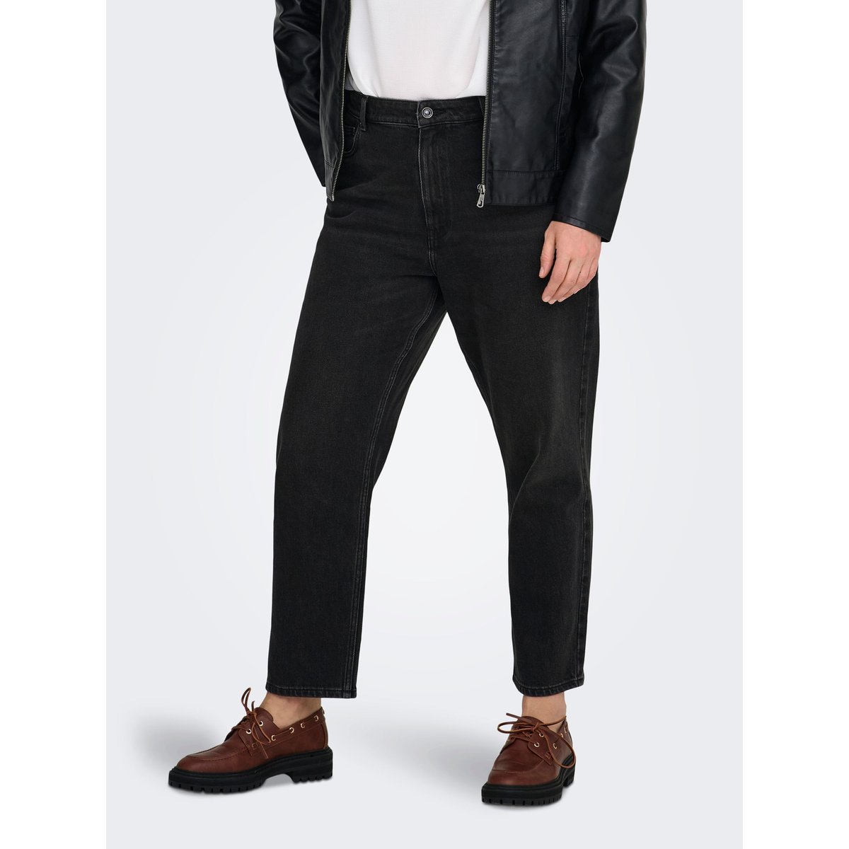 Jean Coupe Droite washed black, ONLY CARMAKOMA