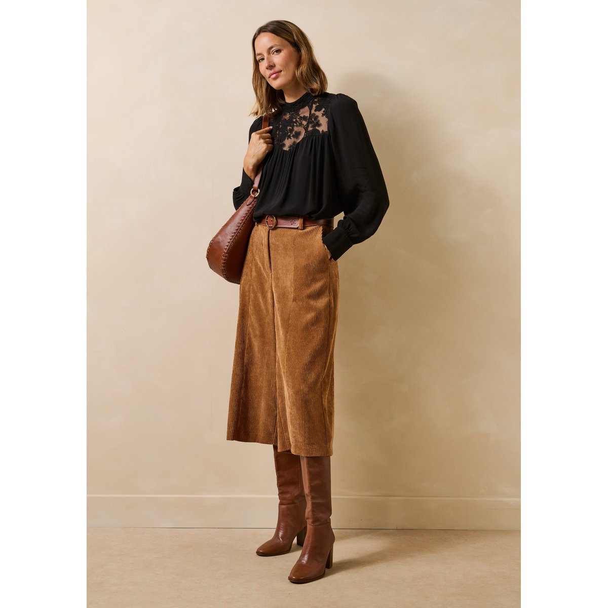 Top manches longues avec dentelle noir, LA FEE MARABOUTEE