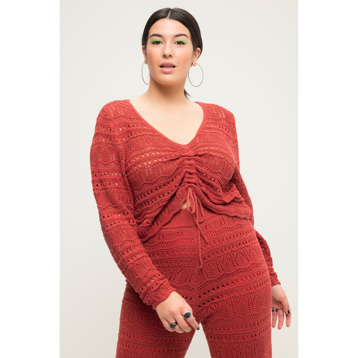 Pull ajouré coupe Loose Fit avec ruban à rouge brique, STUDIO UNTOLD