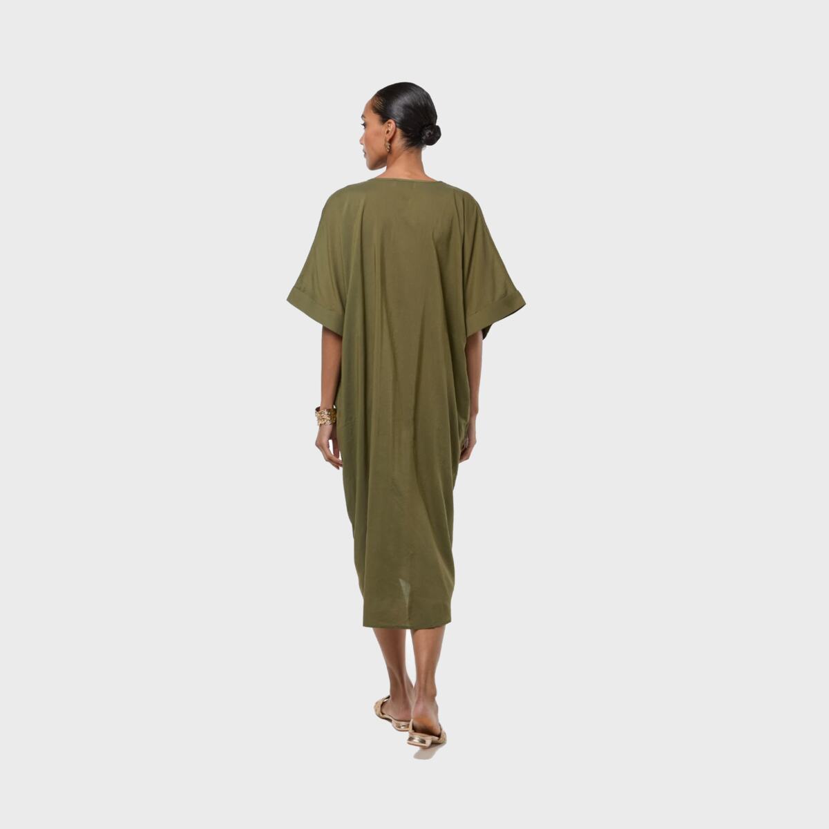 Robe midi drapée à manches larges avec détails brodés kaki, LOLA CASADEMUNT